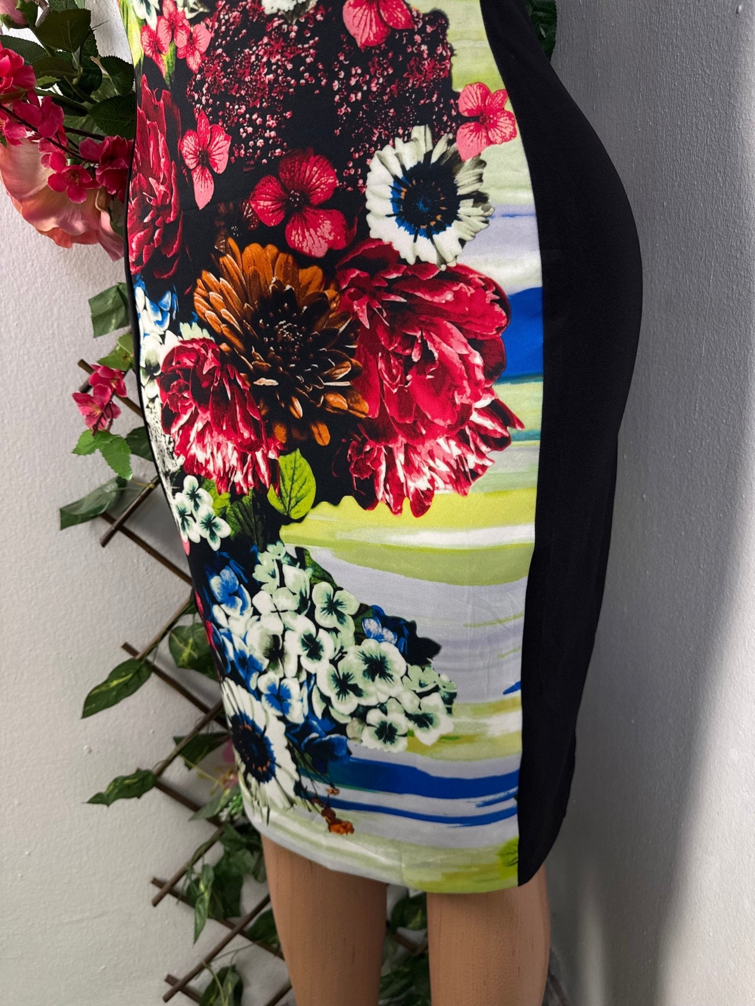 Robe moulante mi longue imprimé  - Perluna Store - kinshasa