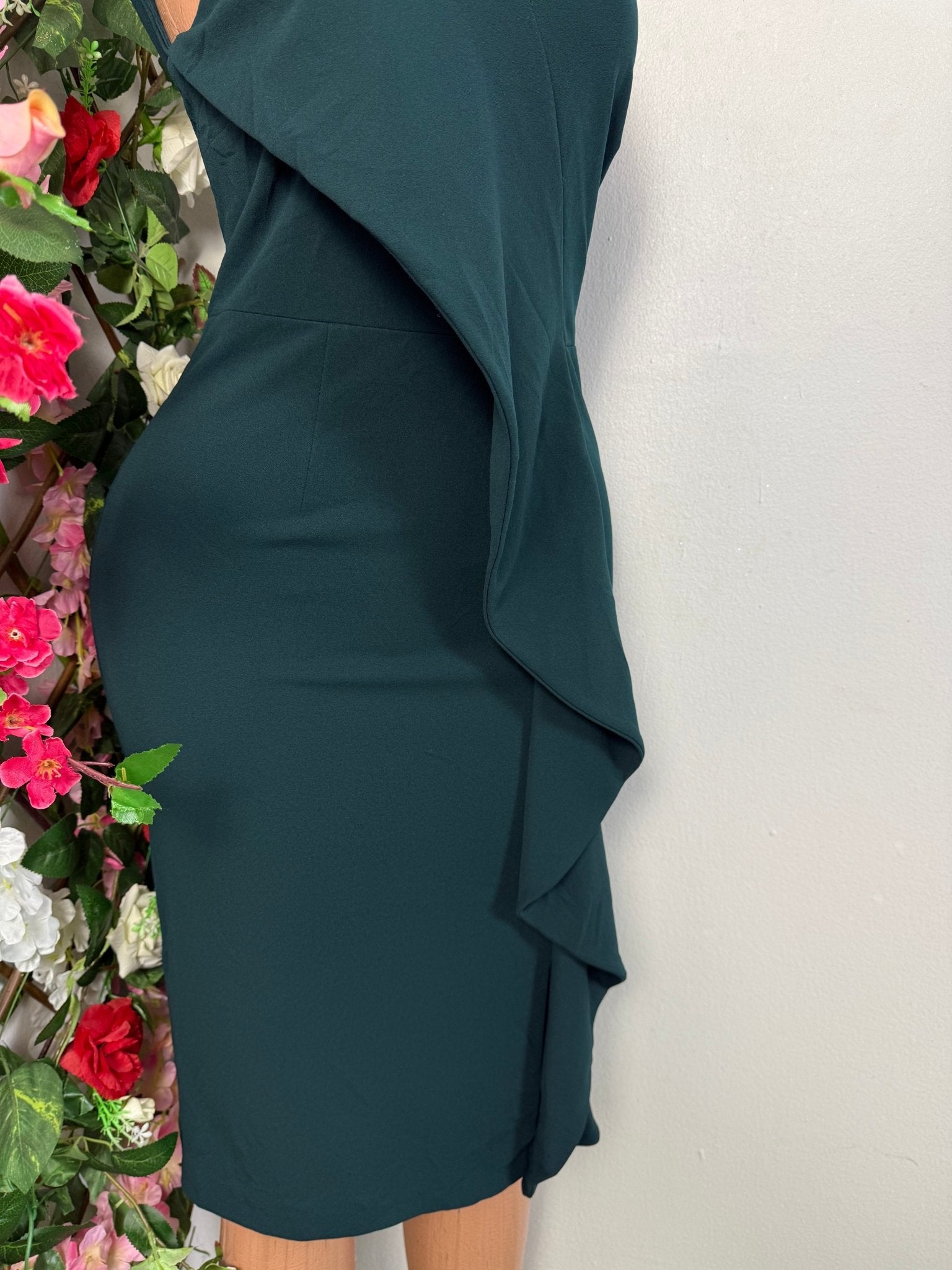 Robe moulante mi longue sans manche - Perluna Store - kinshasa