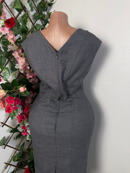 Robe moulante mi longue sans manche - Perluna Store - kinshasa