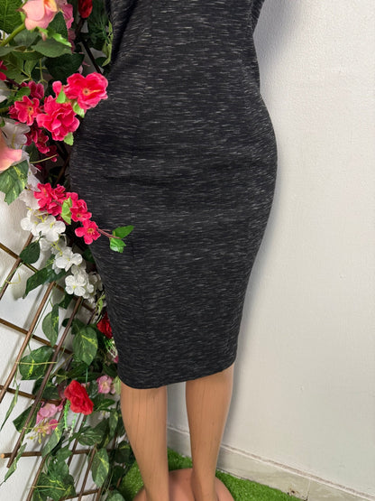 Robe moulante mi longue sans manche - Perluna Store - kinshasa