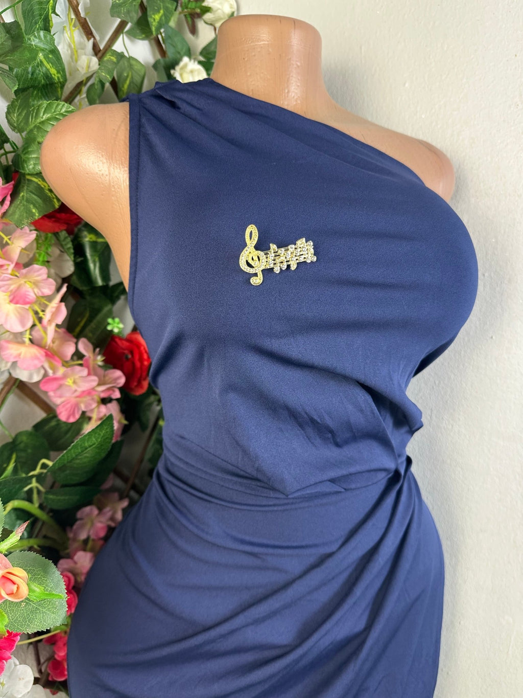 Robe moulante mi - longue sans manches dénudée - Perluna Store - kinshasa