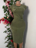 Robe moulante mi-longue sans manches - Perluna Store