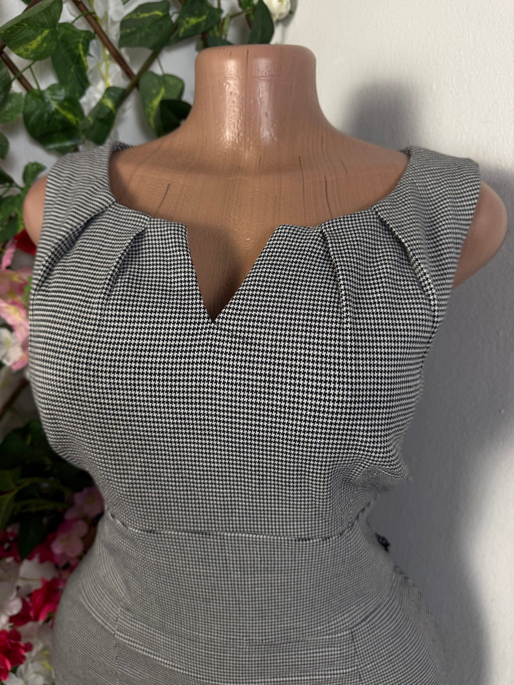 Robe moulante mi longue sans manches - Perluna Store - kinshasa