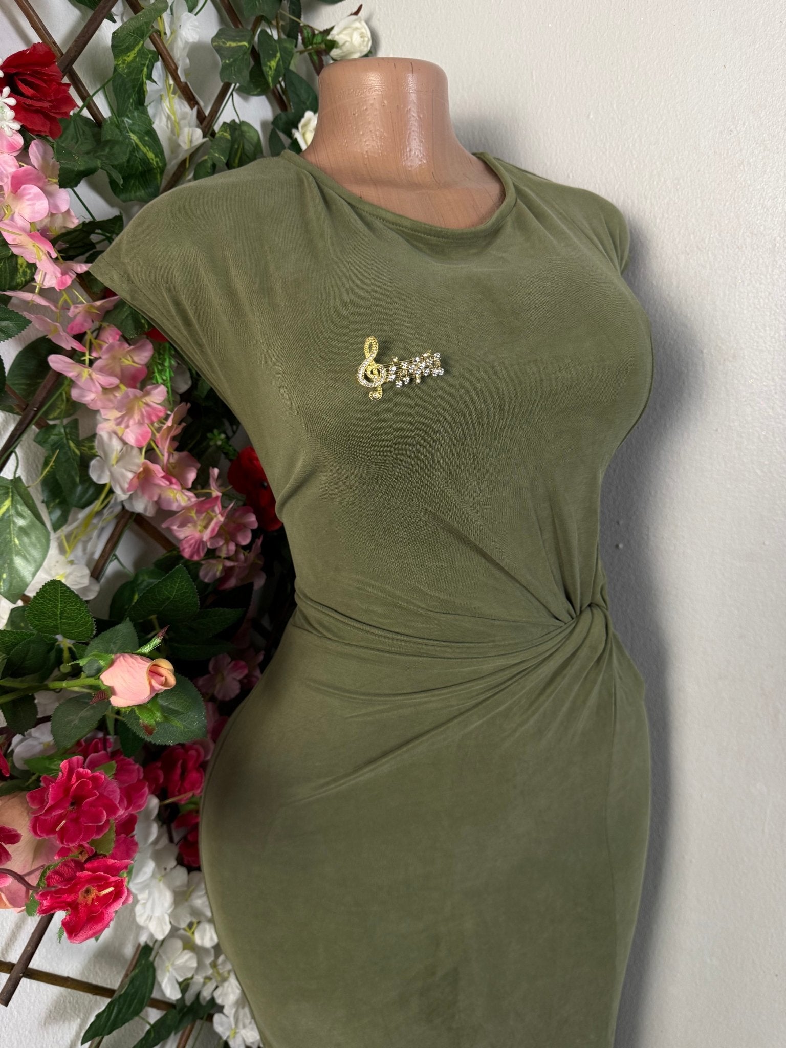 Robe moulante mi-longue sans manches - Perluna Store