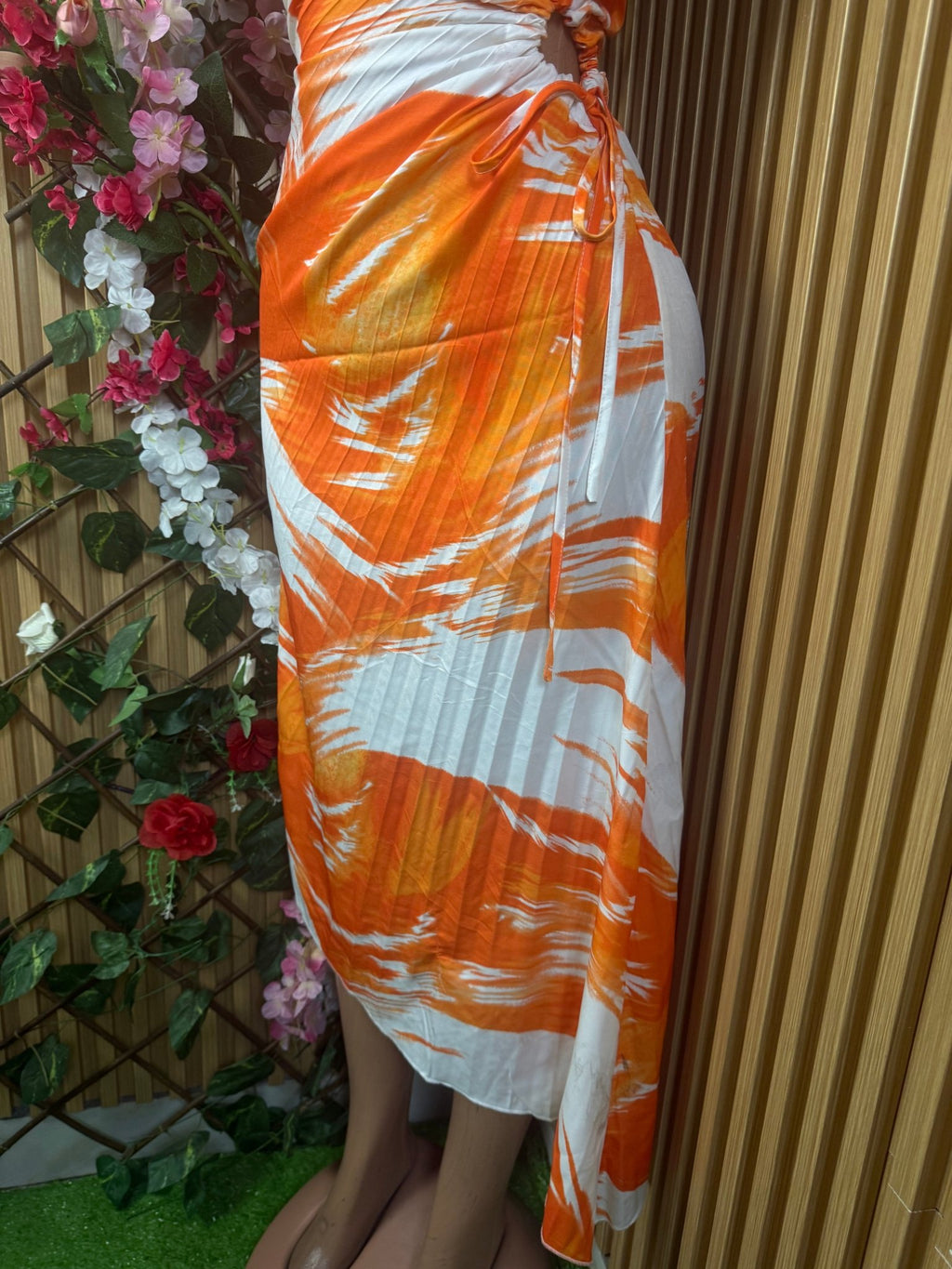 Robe moulante mi-longue une manches drapée - Perluna Store