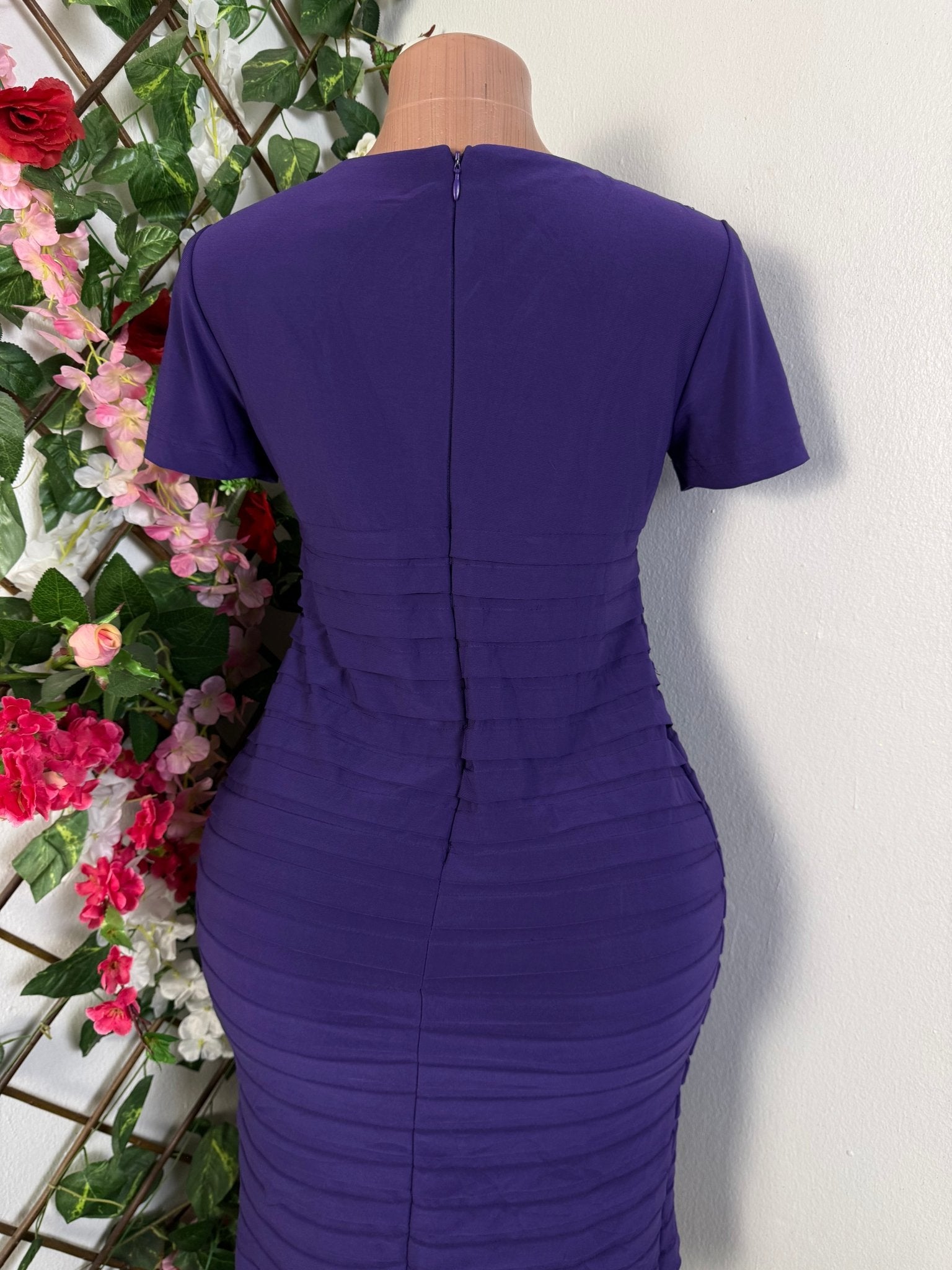 Robe moulante plissé manche courte - Perluna Store - kinshasa