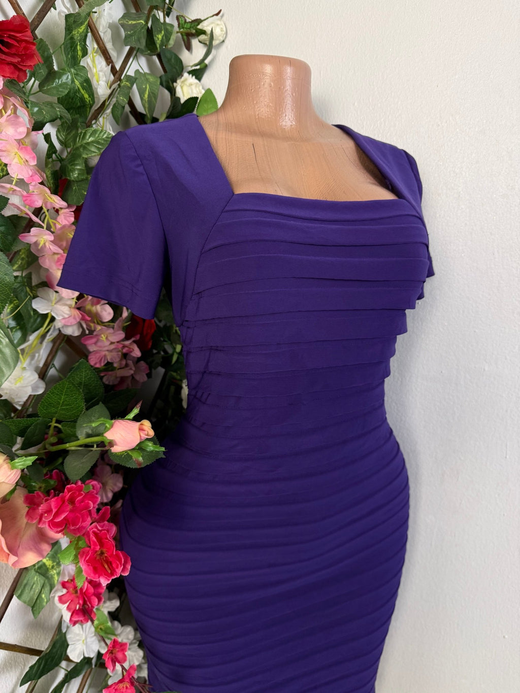 Robe moulante plissé manche courte - Perluna Store - kinshasa