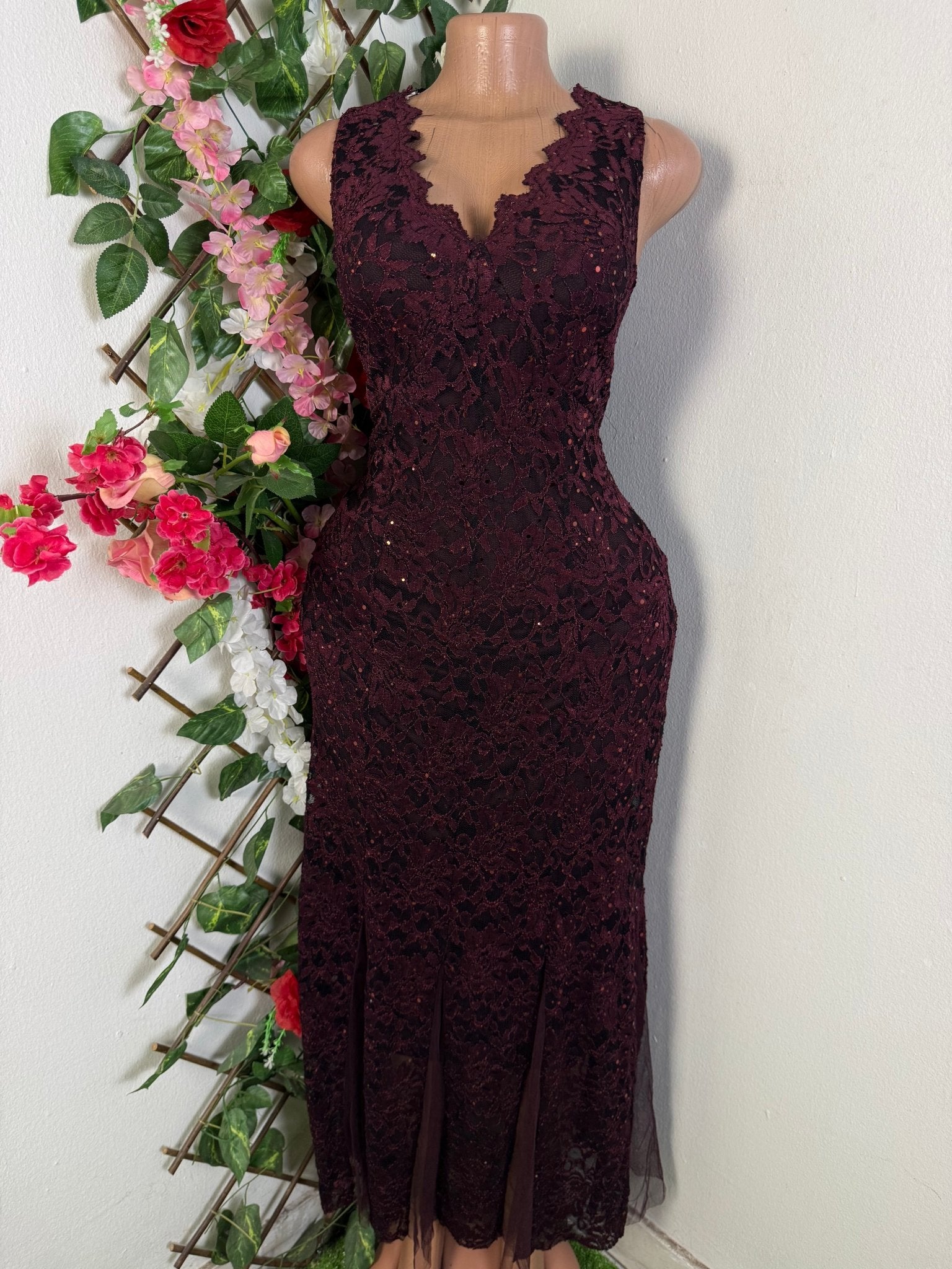 Robe moulante sans manche colle V - Perluna Store - kinshasa