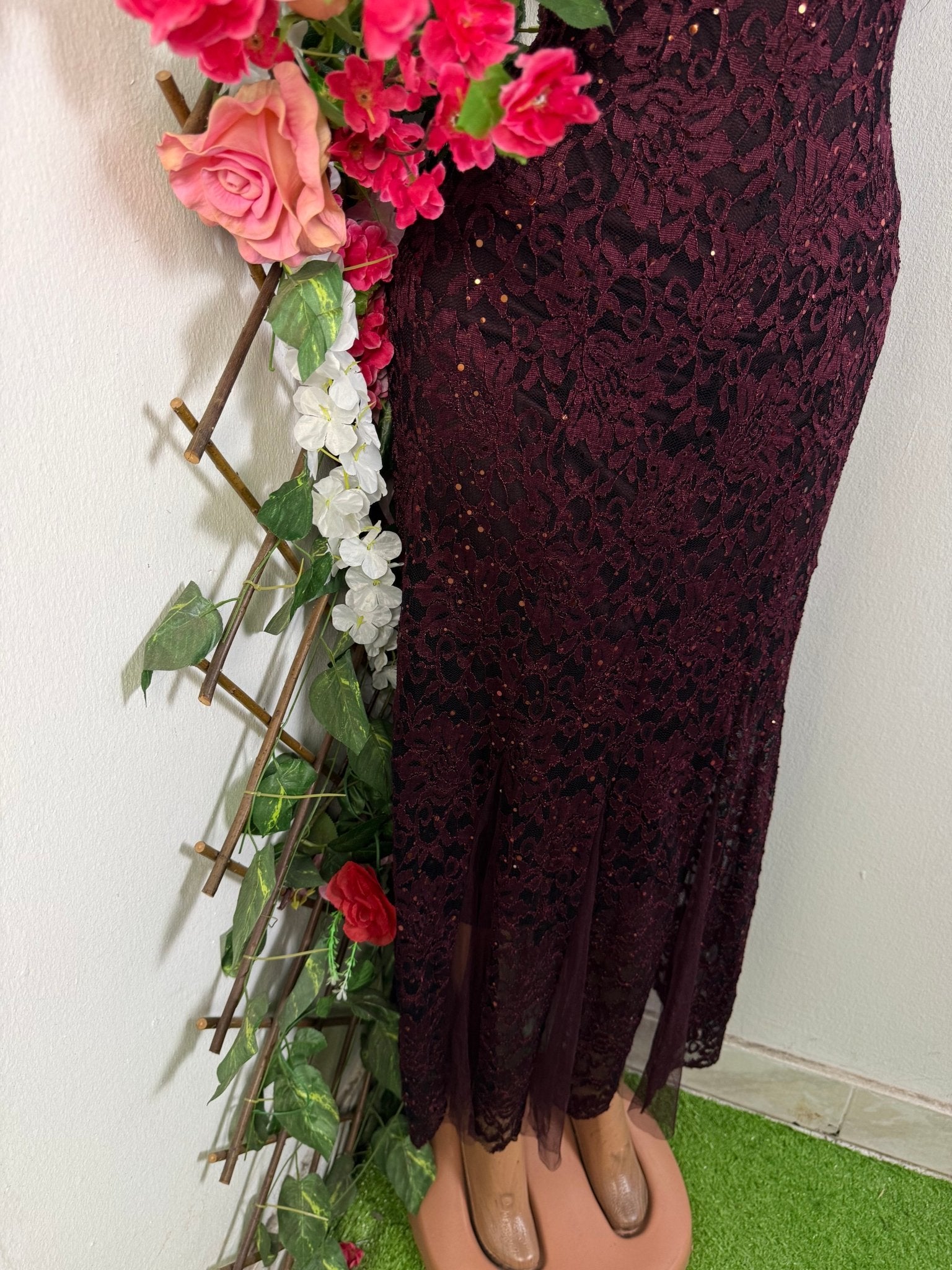 Robe moulante sans manche colle V - Perluna Store - kinshasa