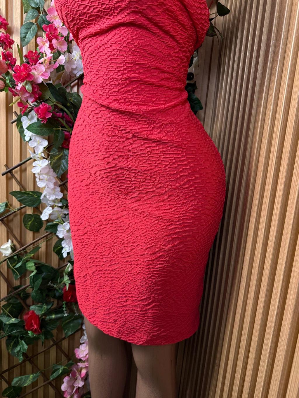 Robe moulante sans manche décollectée - Perluna Store