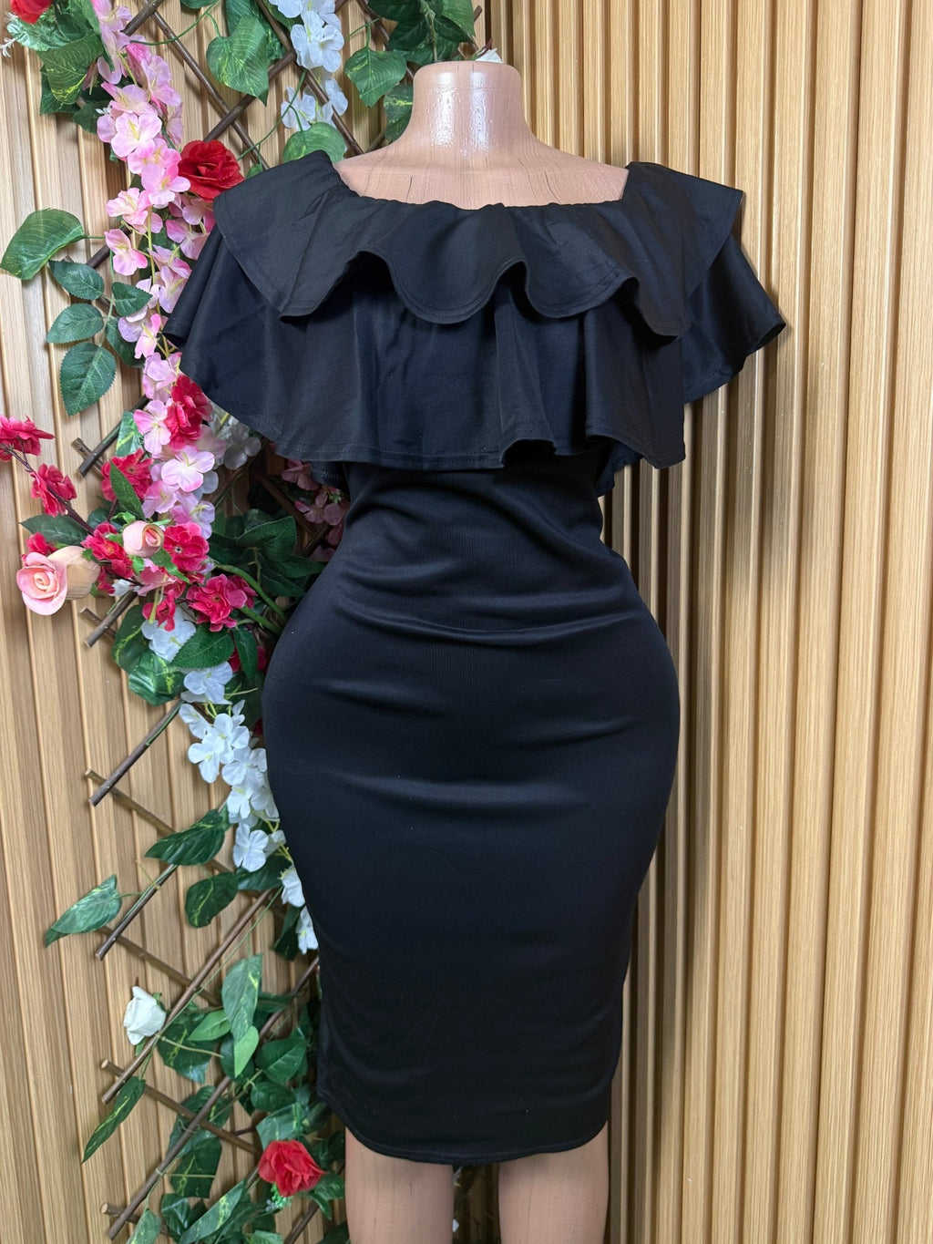 Robe moulante sans manche décollectée - Perluna Store