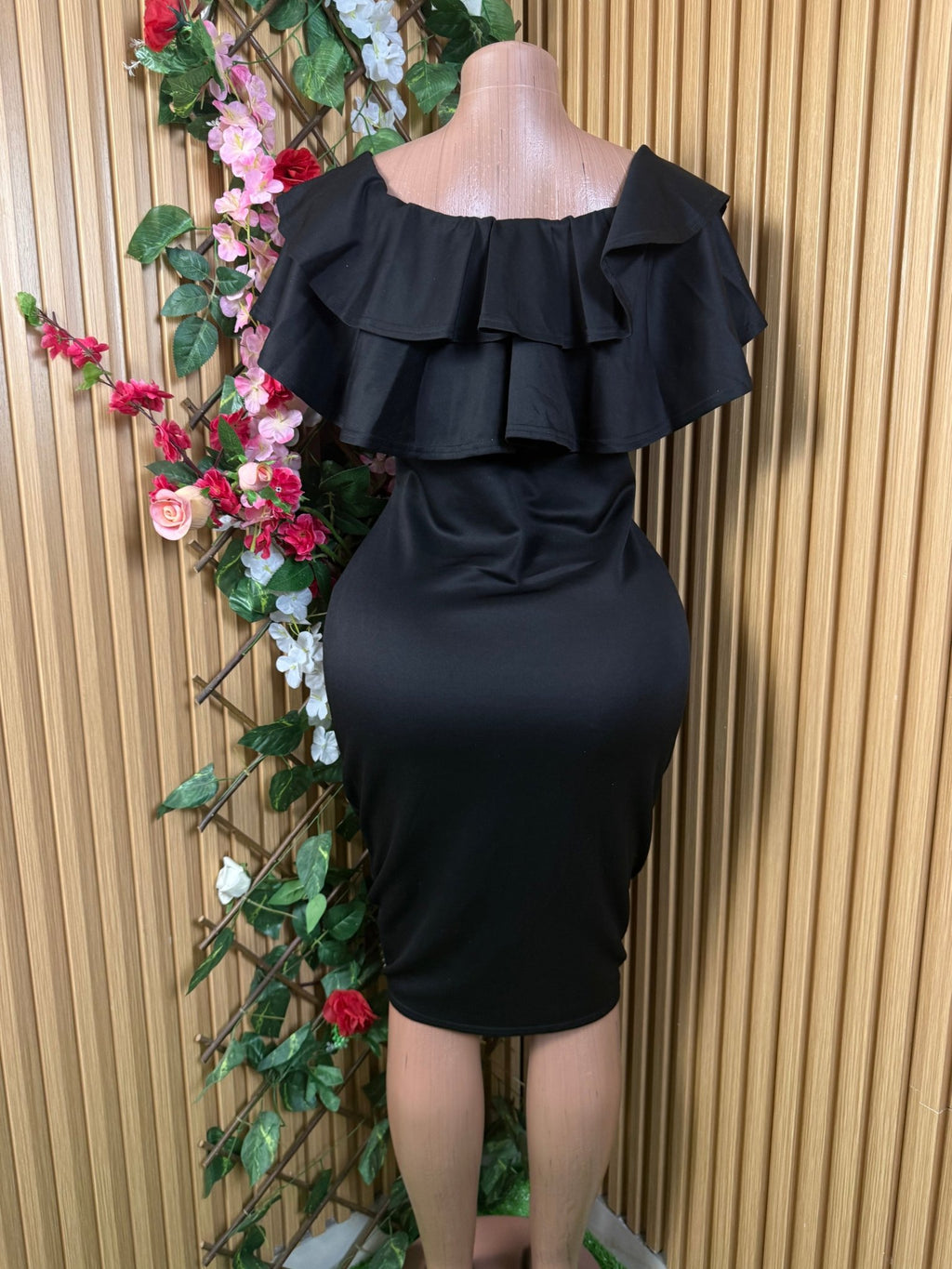 Robe moulante sans manche décollectée - Perluna Store