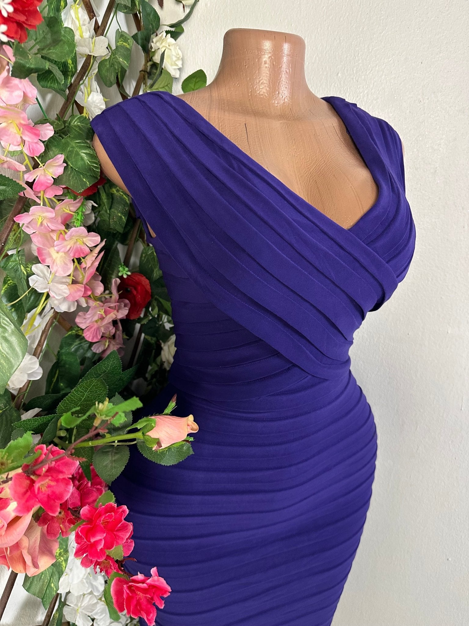 Robe moulante sans manche longue - Perluna Store - kinshasa