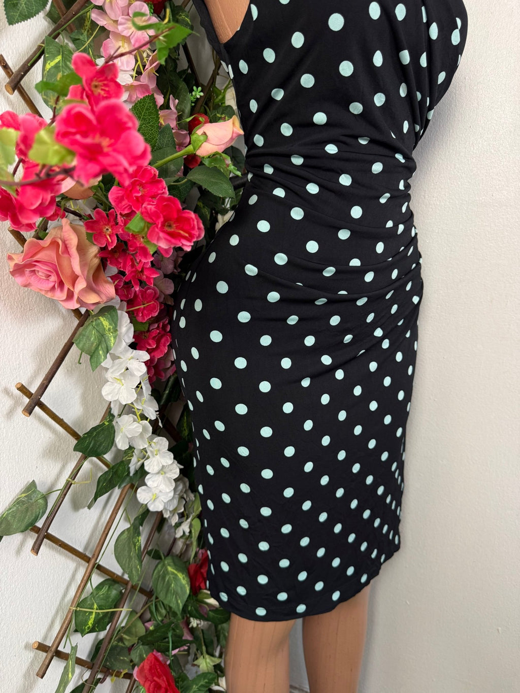 Robe moulante sans manche - Perluna Store - kinshasa