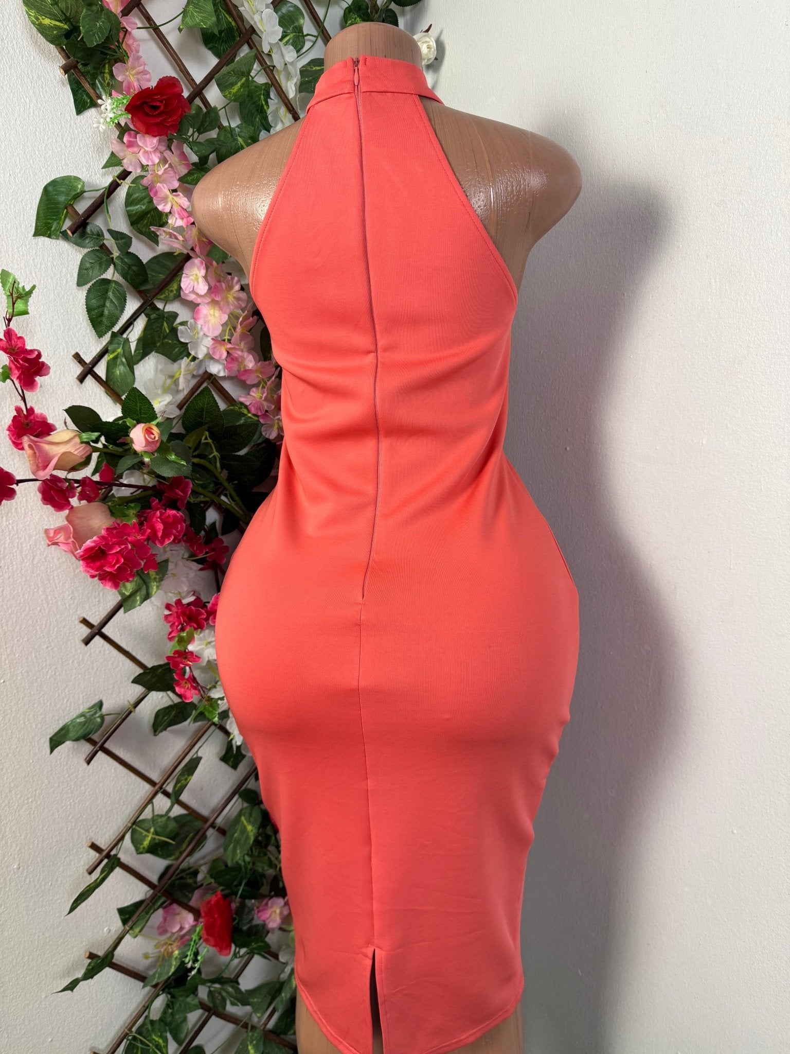 Robe moulante sans manche - Perluna Store - kinshasa