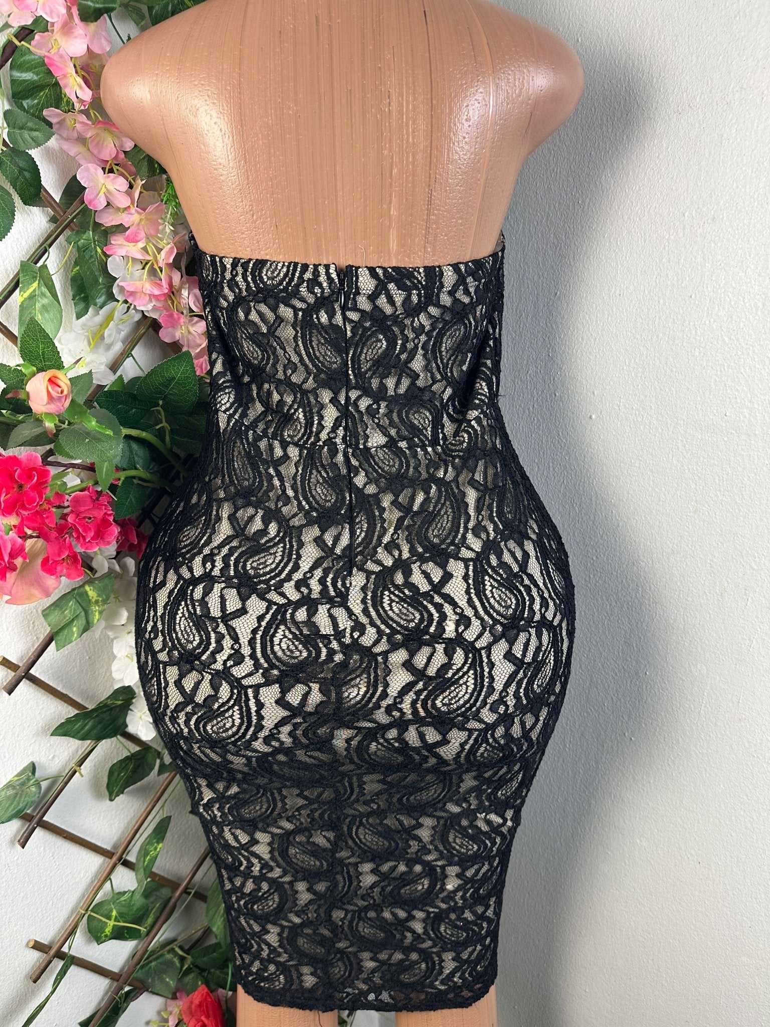 Robe moulante sans manches bustisier - Perluna Store - kinshasa