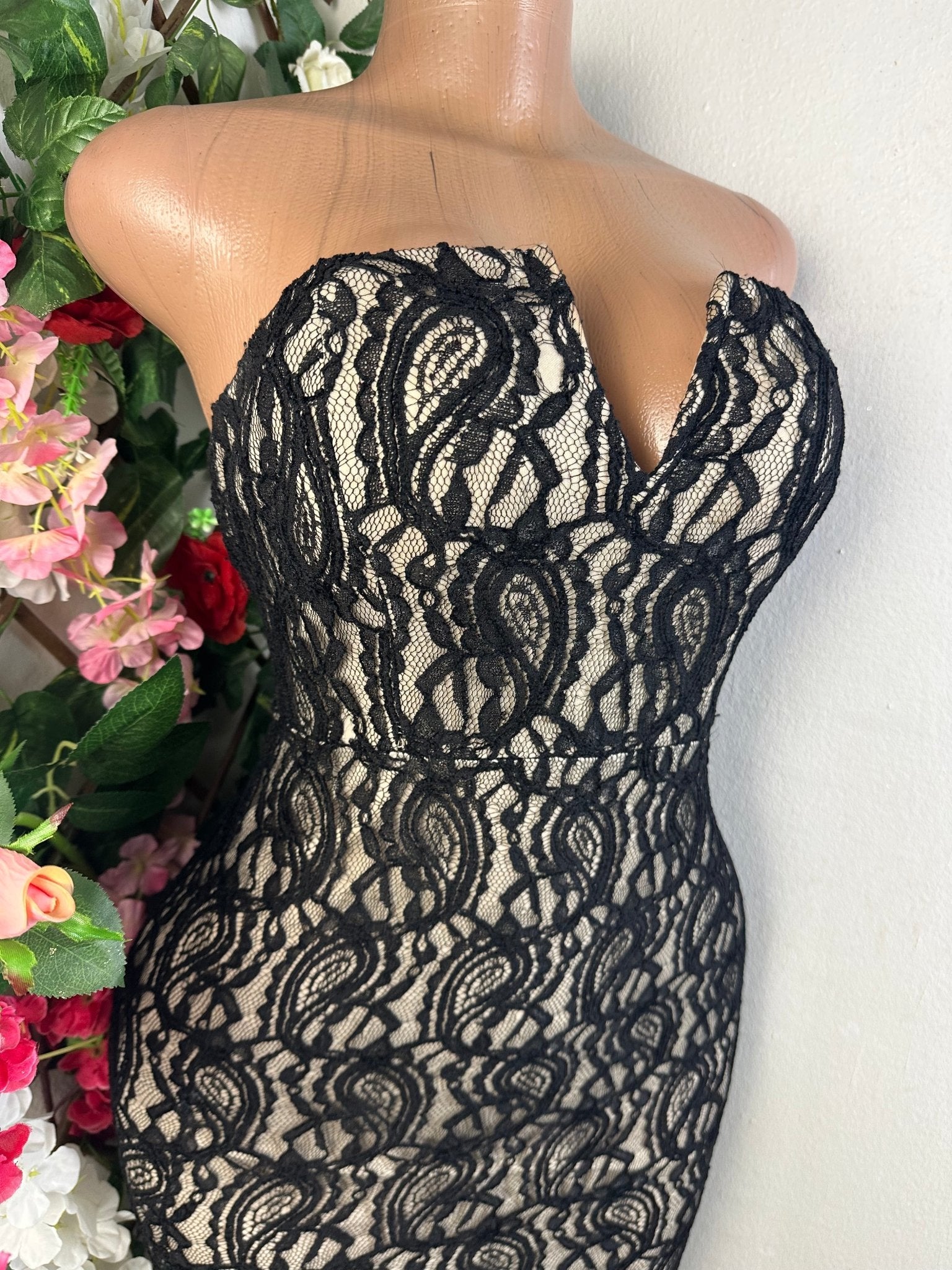 Robe moulante sans manches bustisier - Perluna Store - kinshasa