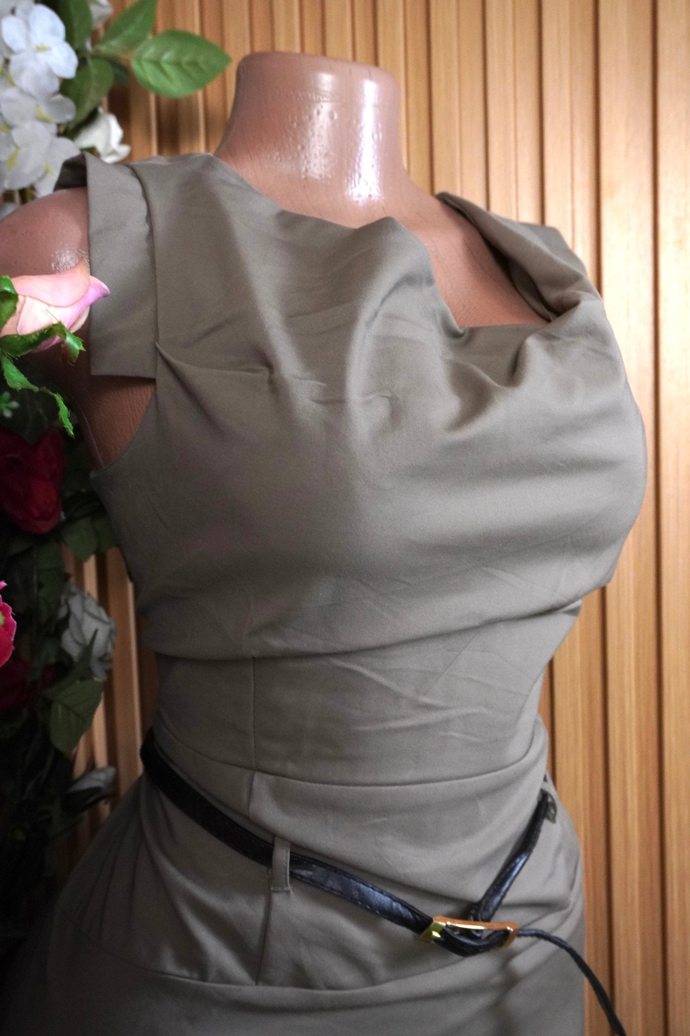 Robe moulante sans manches ceintrée-L - Perluna Store