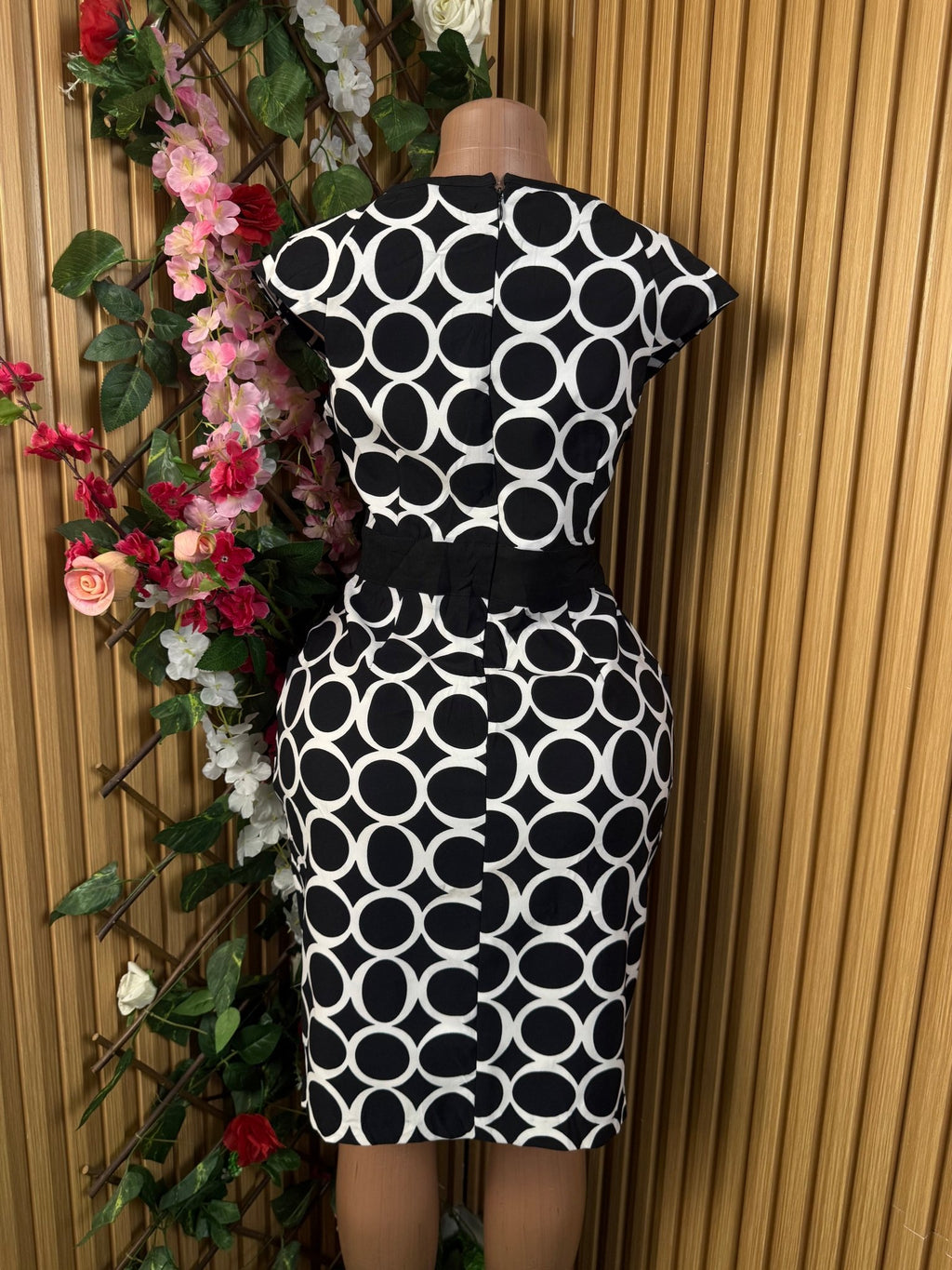 Robe moulante sans manches ceintrée - Perluna Store