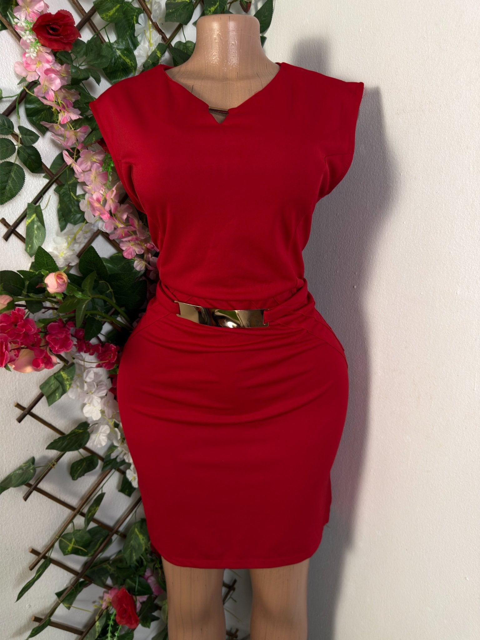 Robe moulante sans manches ceintrée - Perluna Store