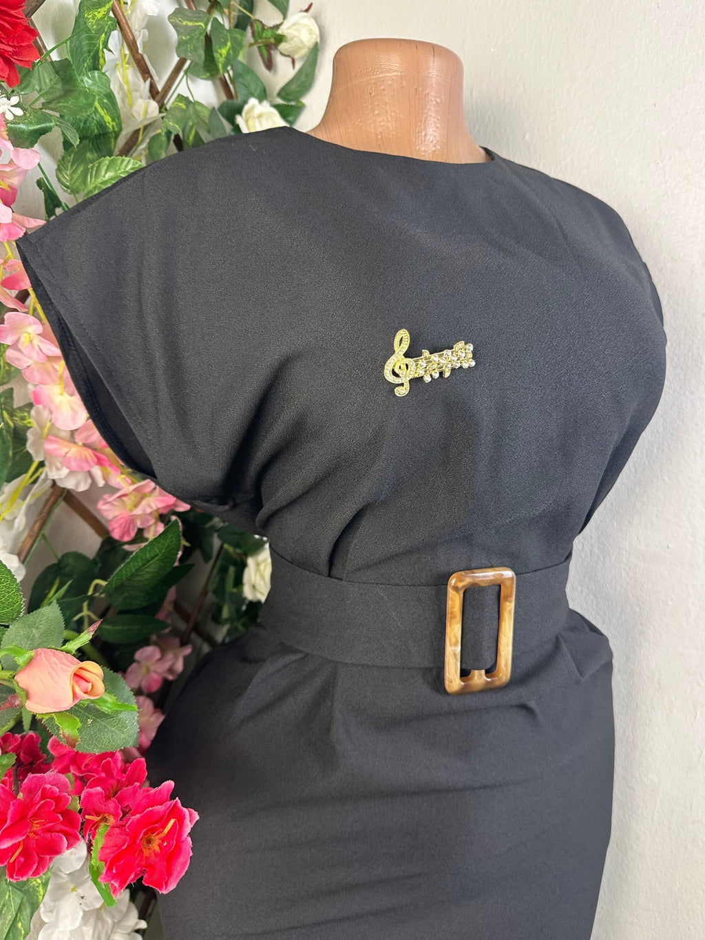 Robe moulante sans manches ceintrée - Perluna Store - kinshasa