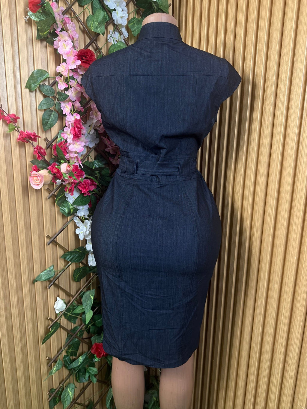 Robe moulante sans manches ceintrée - Perluna Store