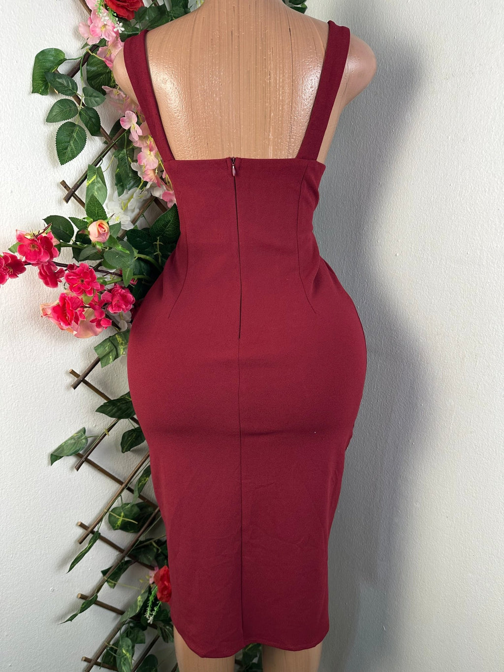 Robe moulante sans manches col carré - Perluna Store - kinshasa