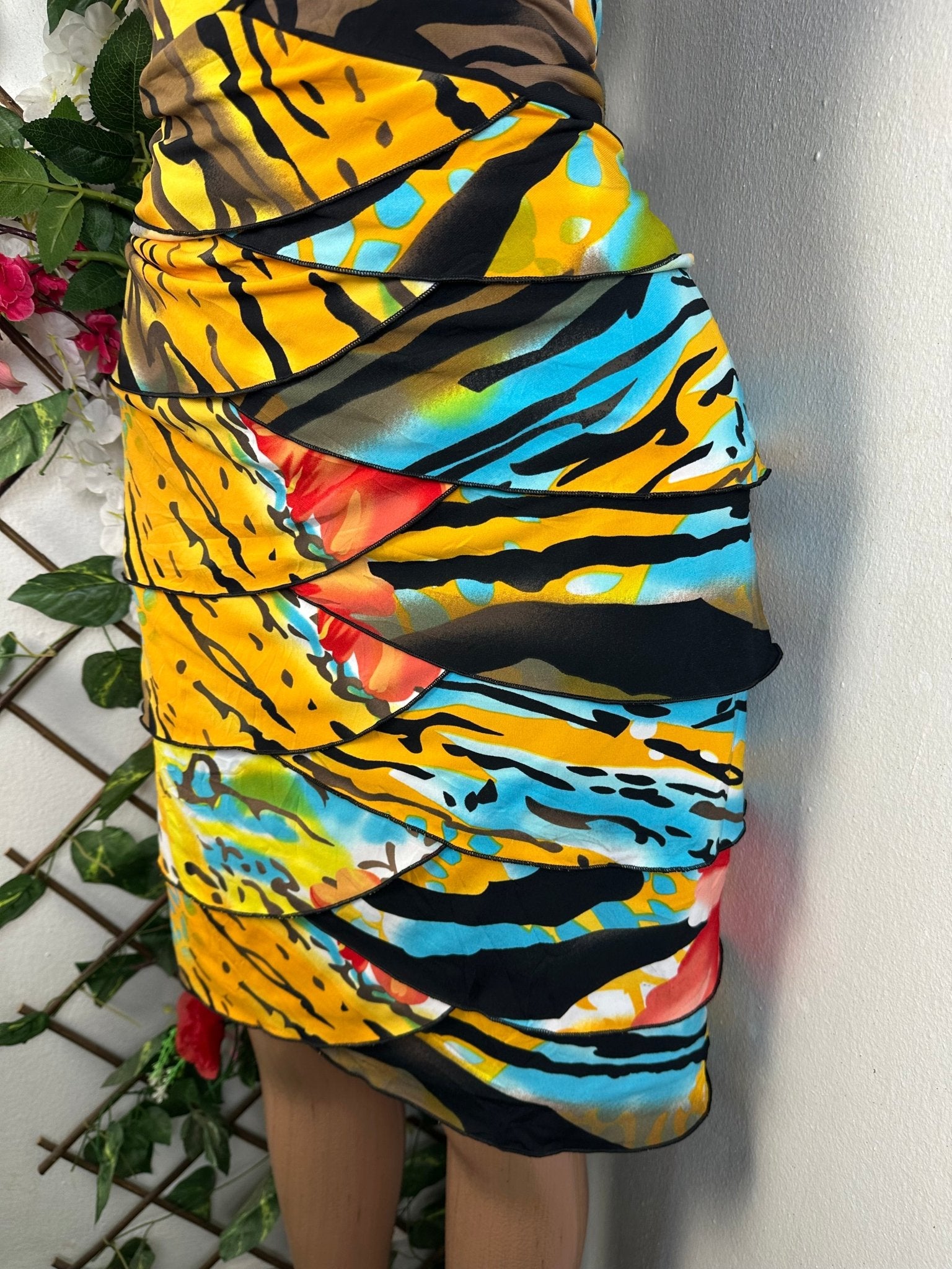 Robe moulante sans manches col V - Perluna Store - kinshasa