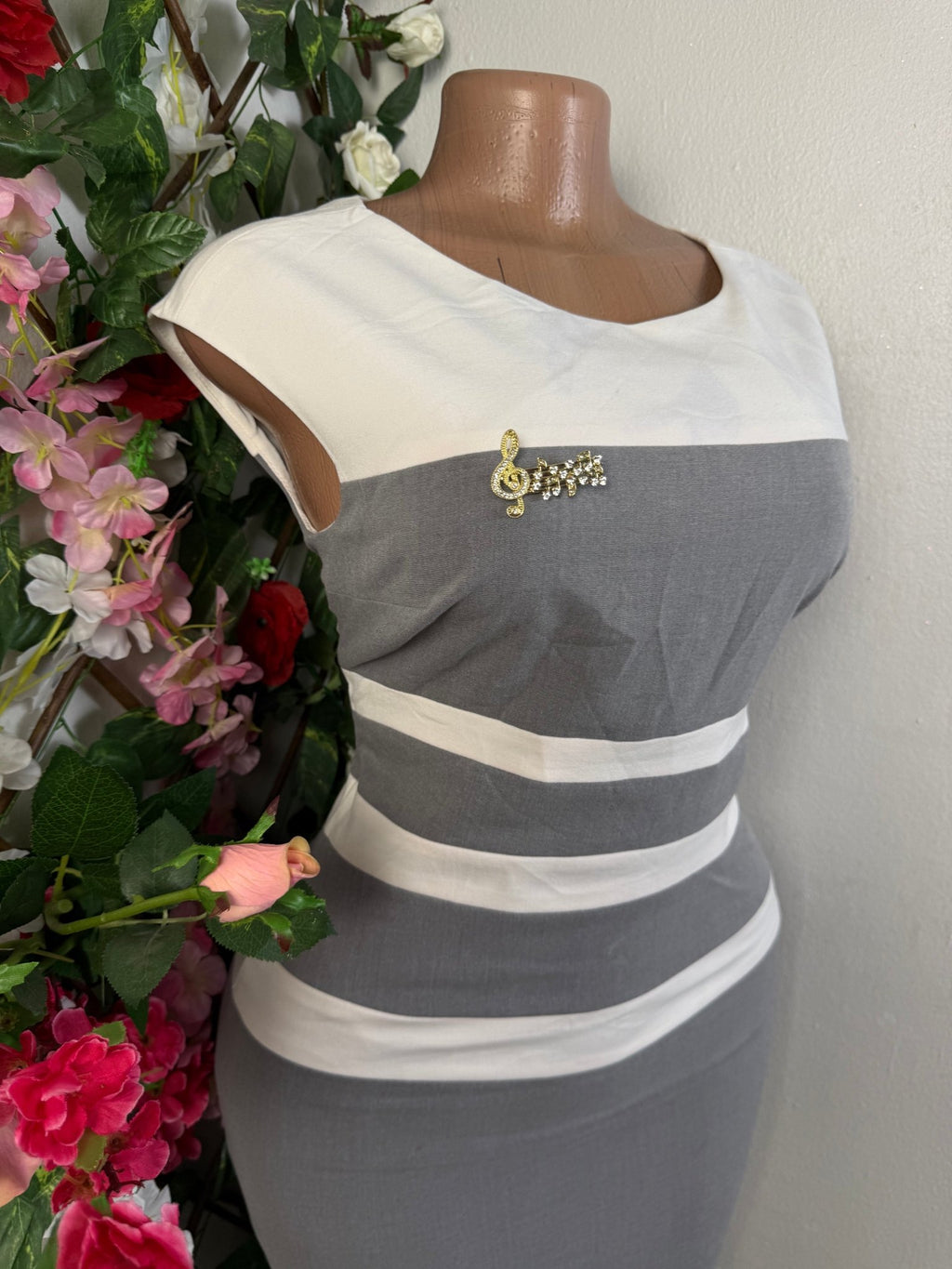Robe moulante sans manches colle rond - Perluna Store