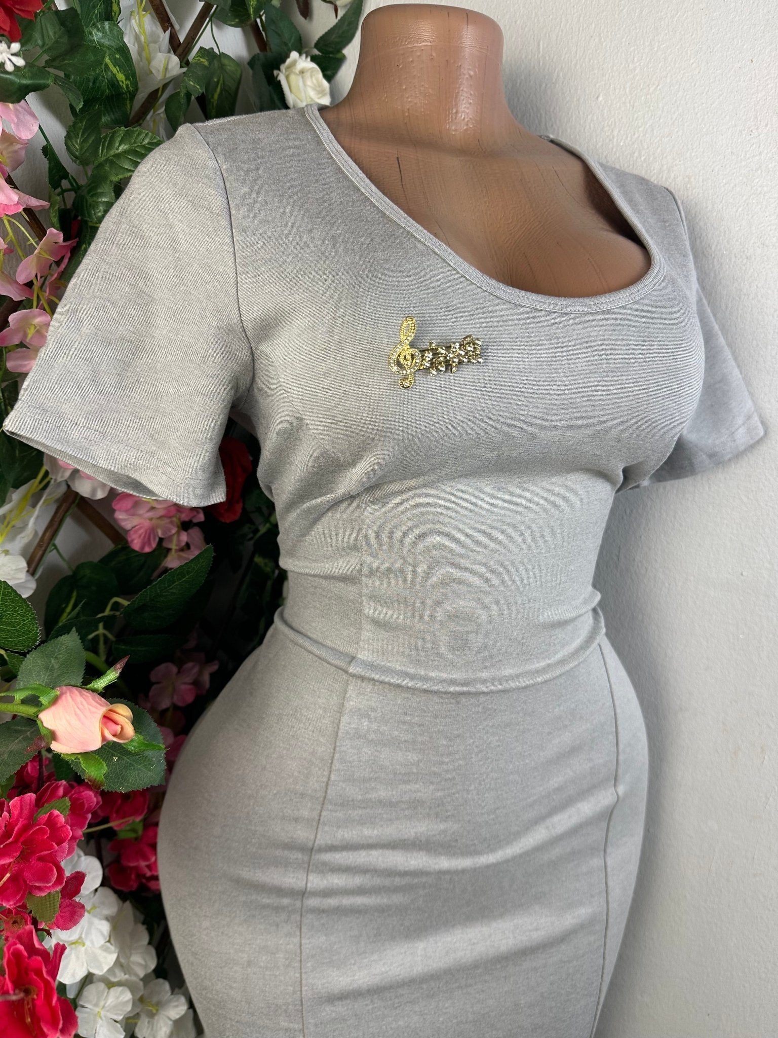 Robe moulante sans manches courtes - Perluna Store - kinshasa