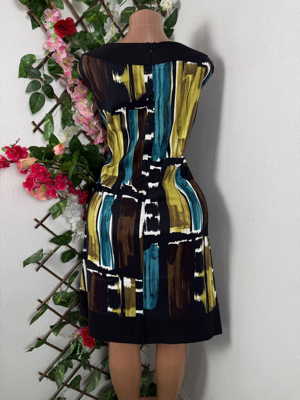 Robe moulante sans manches décollectée - Perluna Store