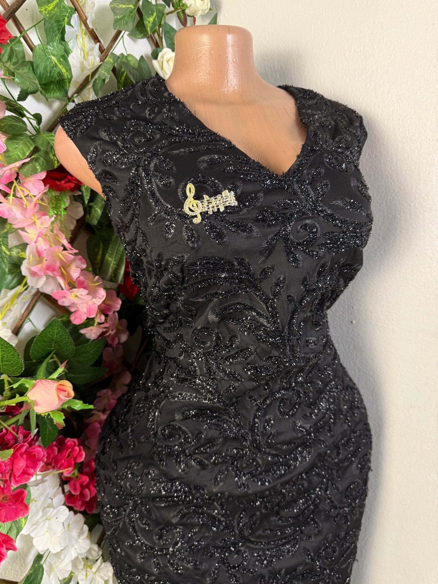 Robe moulante sans manches décollectée - Perluna Store