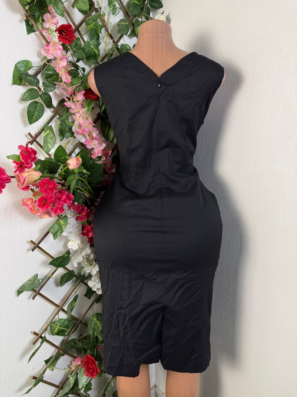 Robe moulante sans manches décollectée - Perluna Store