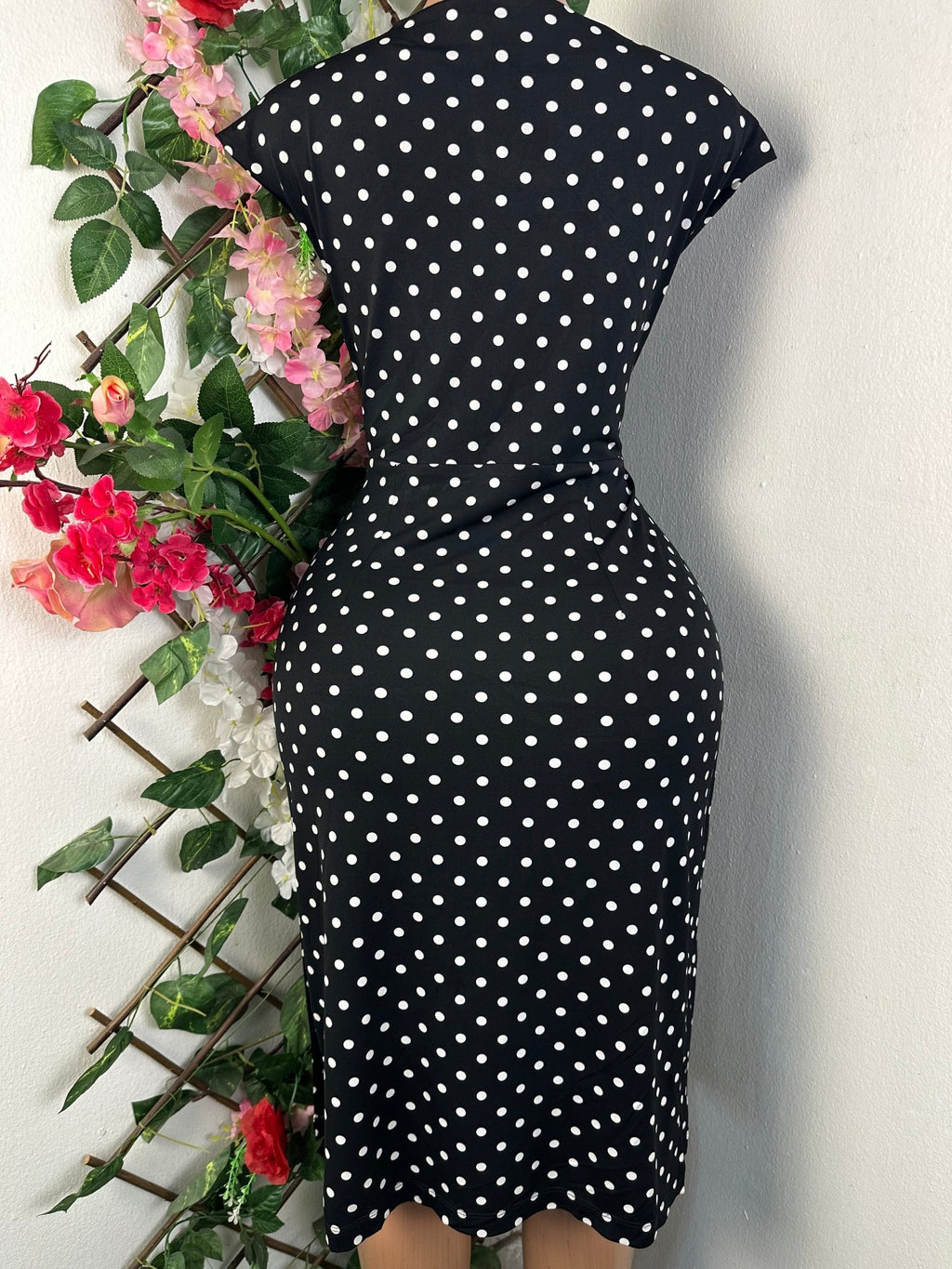 Robe moulante sans manches décollectée - Perluna Store