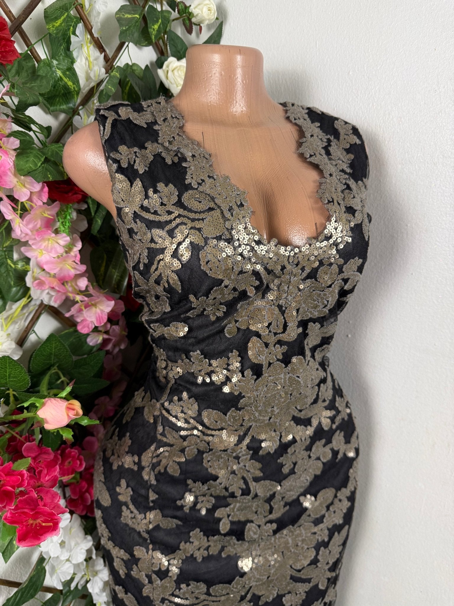 Robe moulante sans manches décollectée - Perluna Store