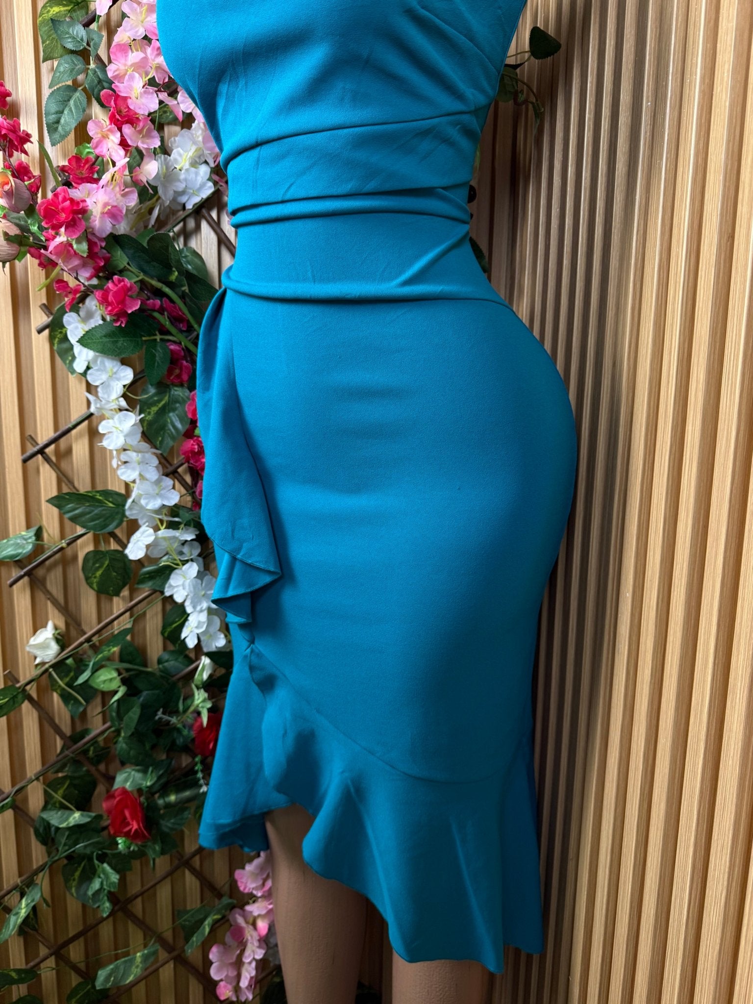 Robe moulante sans manches décollectée - Perluna Store