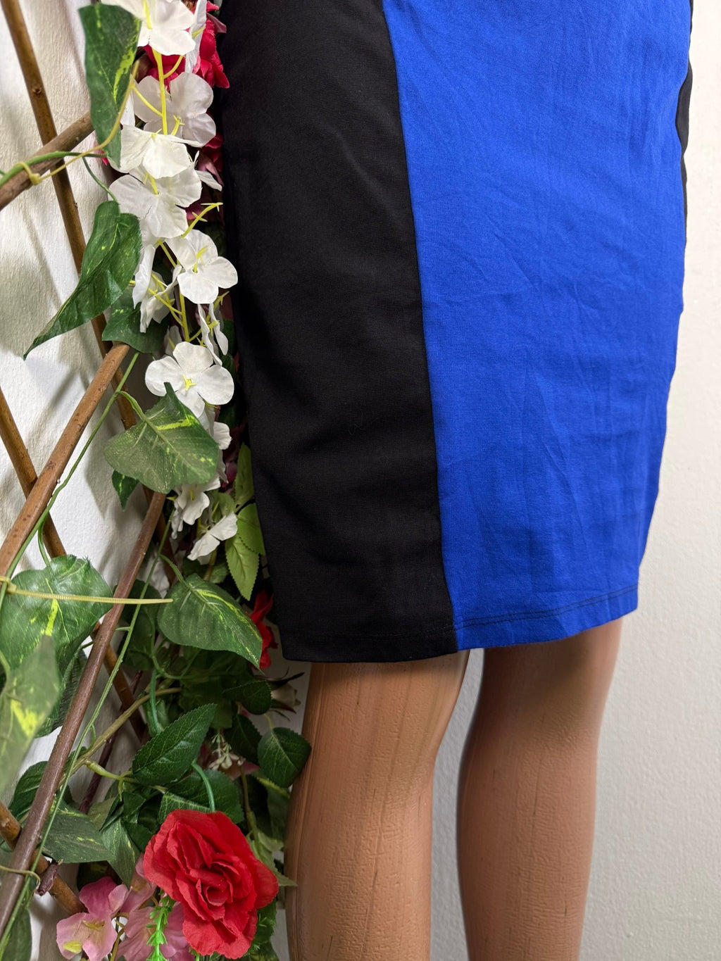 Robe moulante sans manches décollectée - Perluna Store - kinshasa