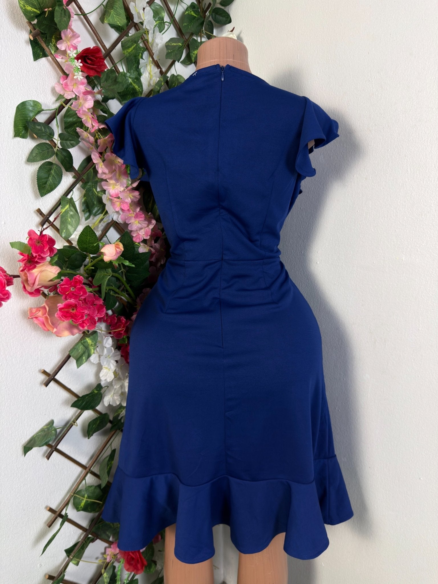 Robe moulante sans manches décollectée - Perluna Store