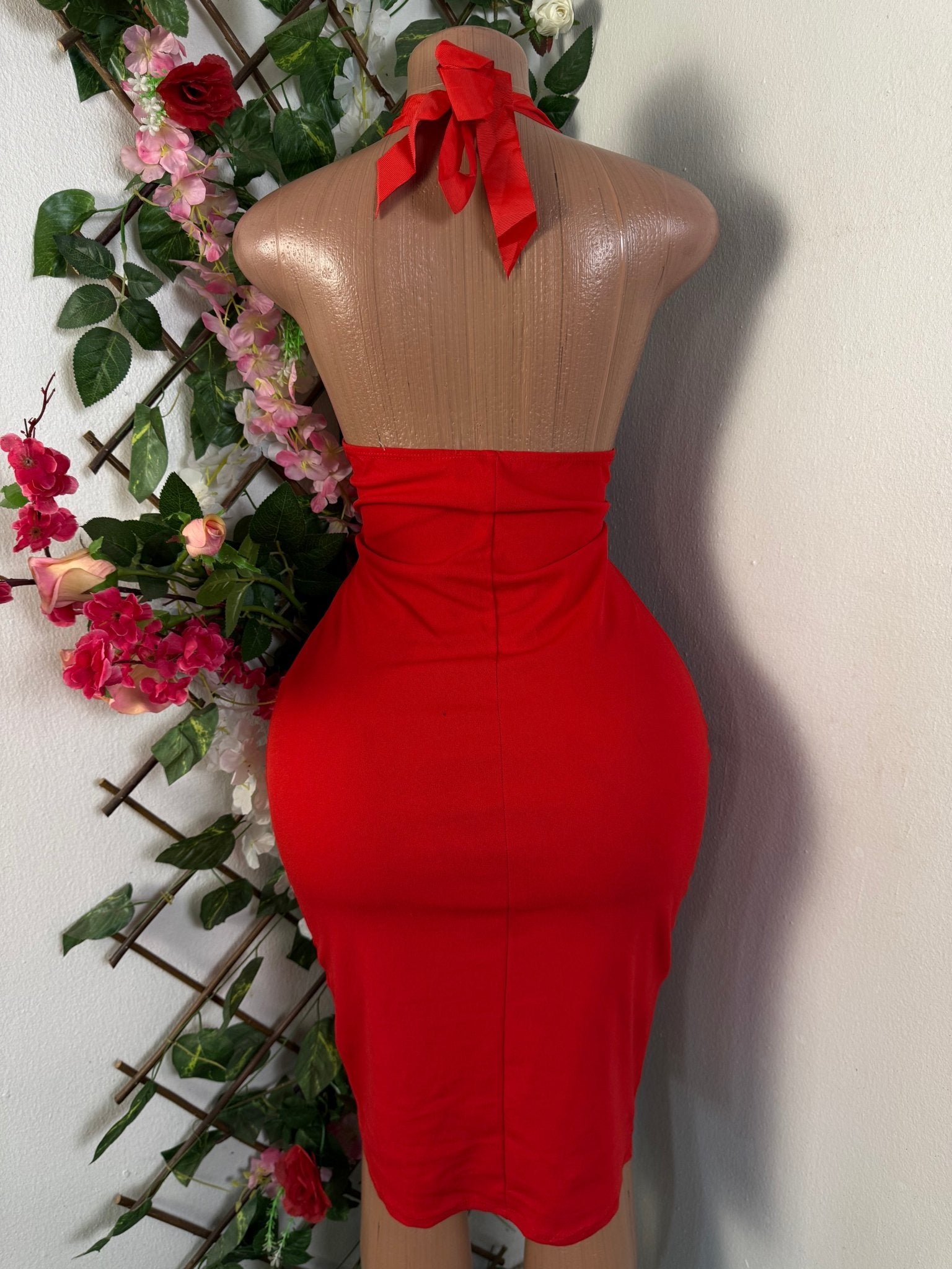 Robe moulante sans manches décollectée - Perluna Store