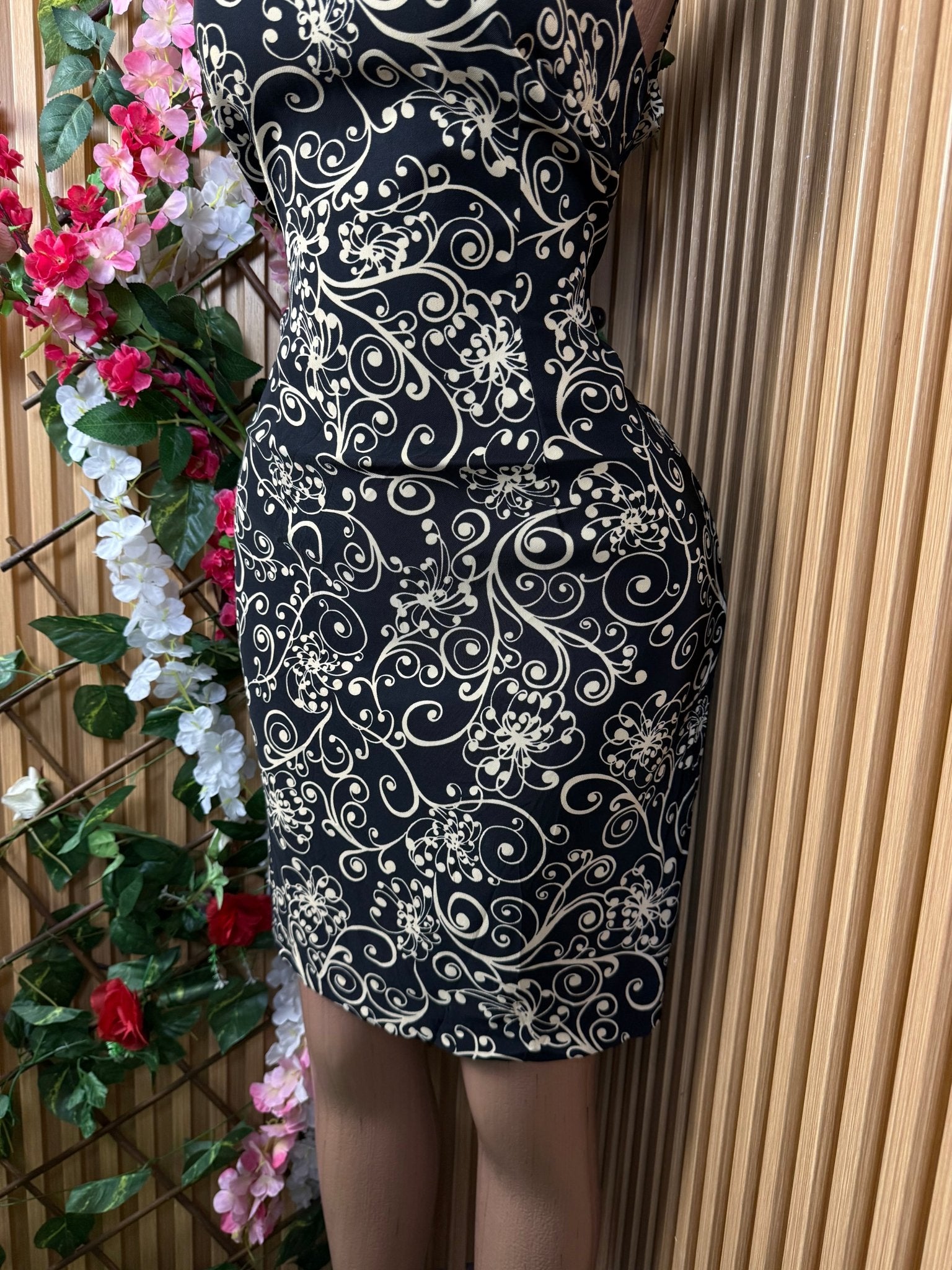 Robe moulante sans manches décollectée - Perluna Store