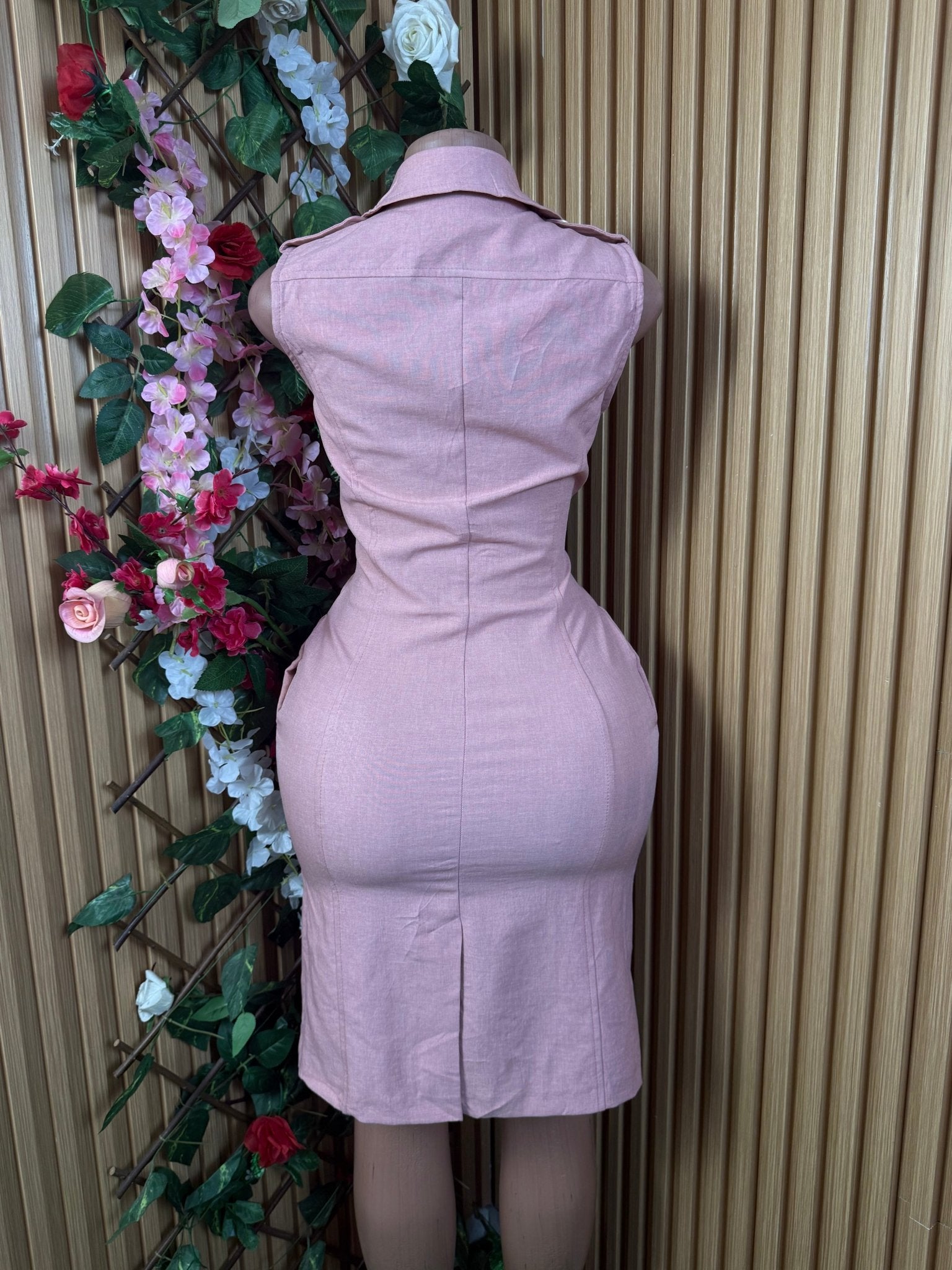 Robe moulante sans manches décolléctée - Perluna Store