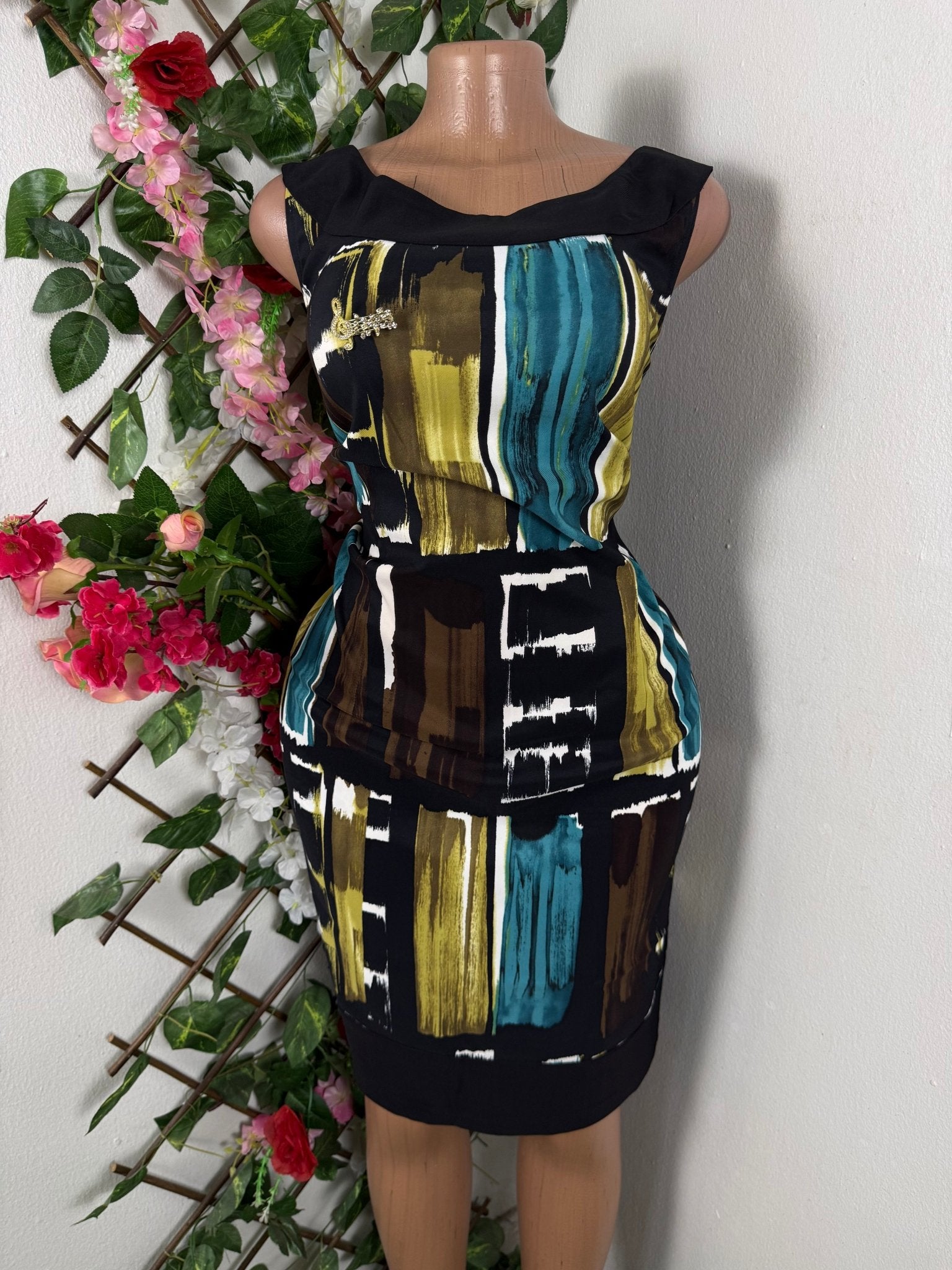 Robe moulante sans manches décollectée - Perluna Store