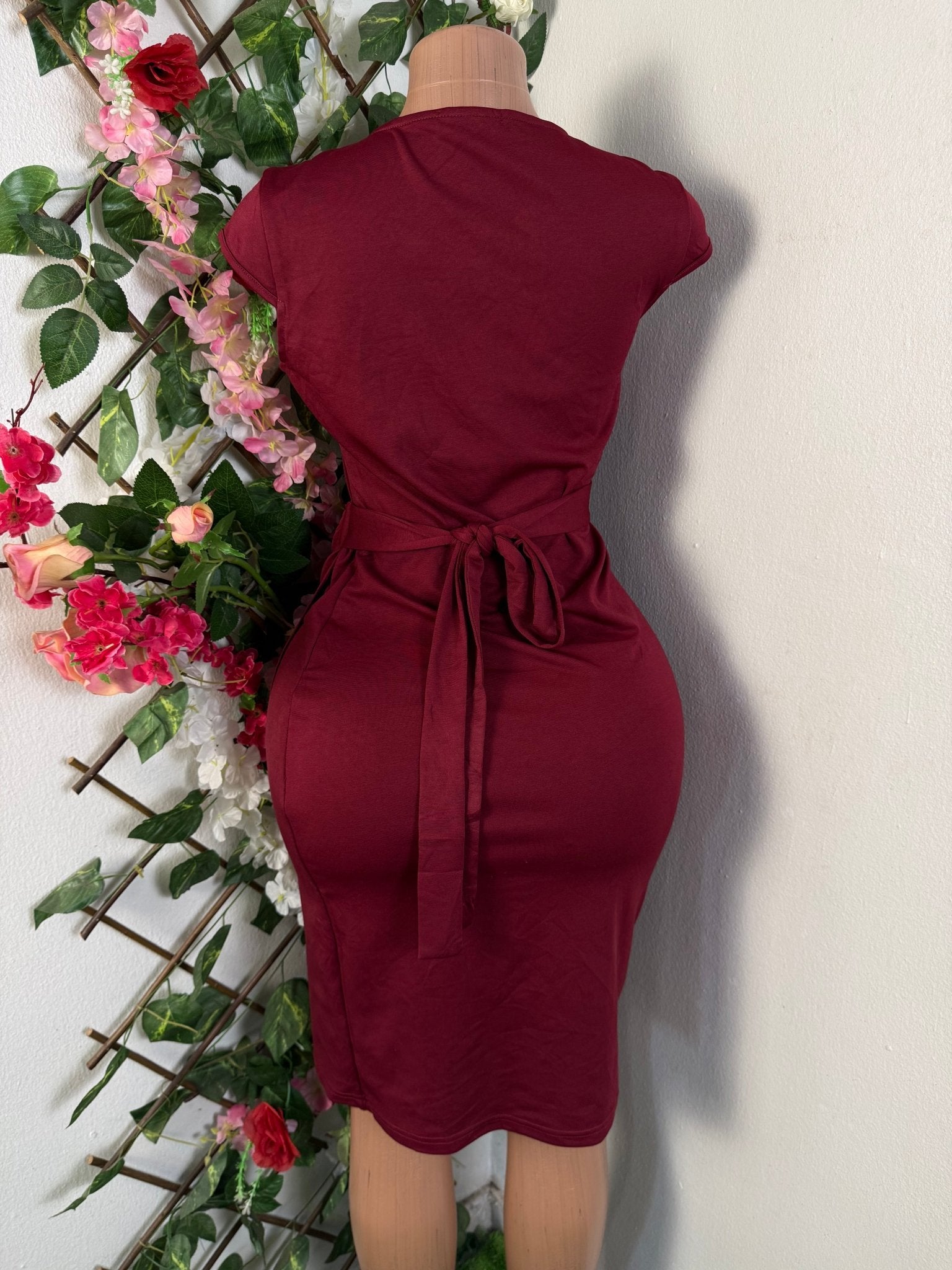Robe moulante sans manches décollectée - Perluna Store