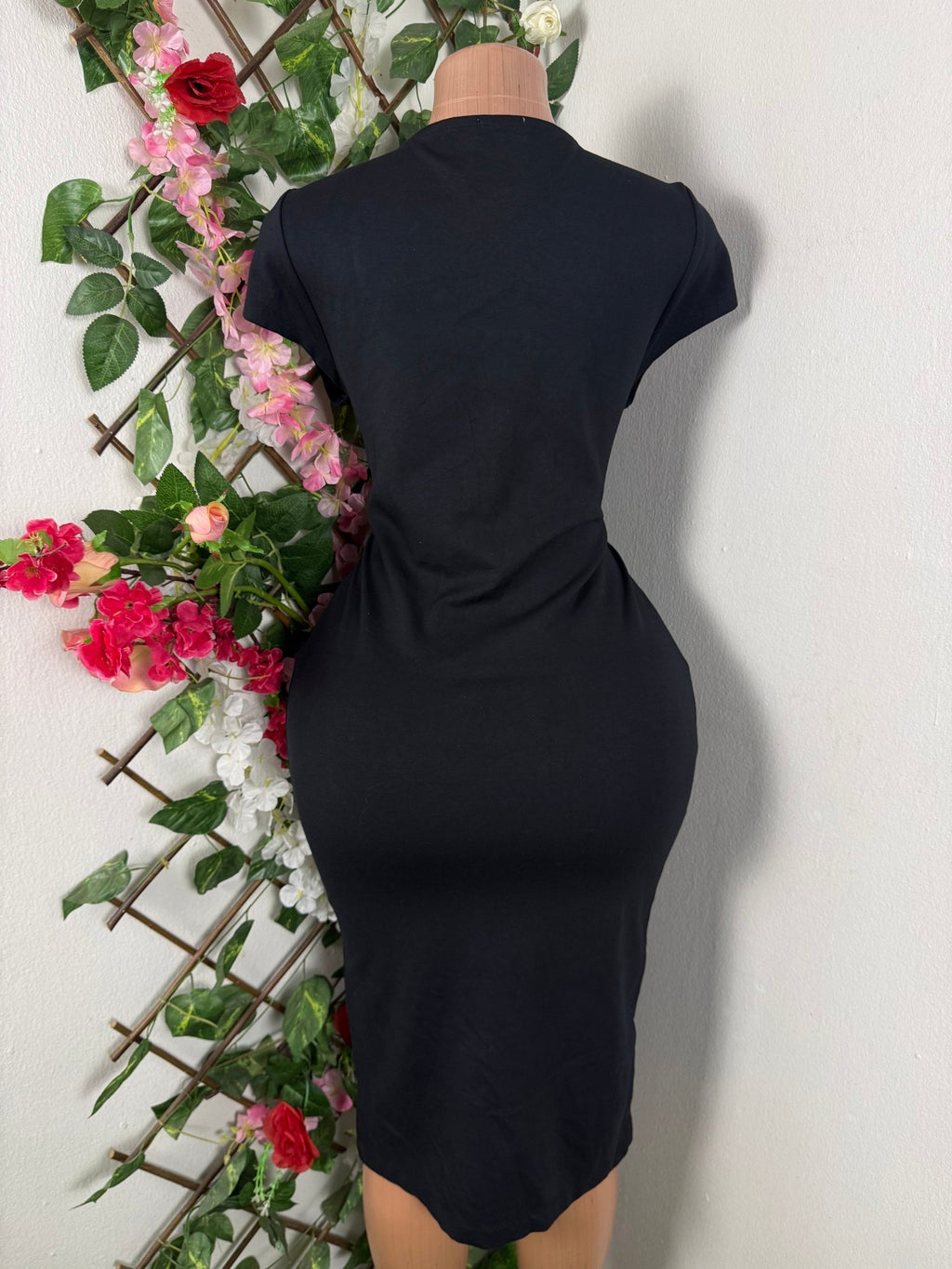 Robe moulante sans manches décollectée - Perluna Store
