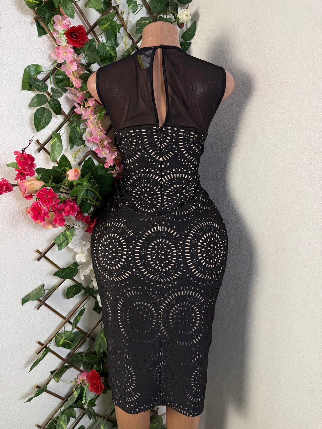 Robe moulante sans manches décollectée - Perluna Store