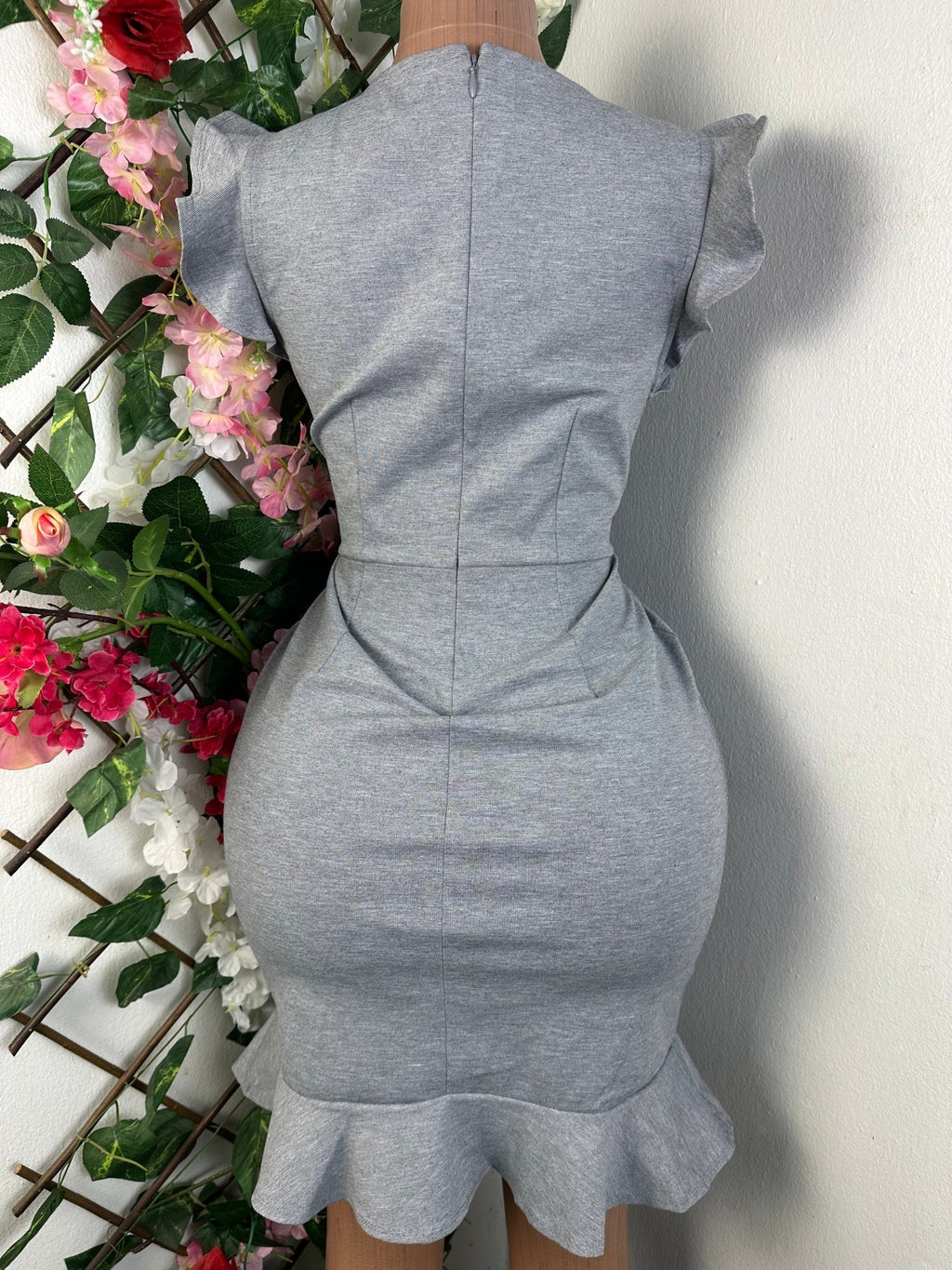 Robe moulante sans manches décolléctée - Perluna Store - kinshasa