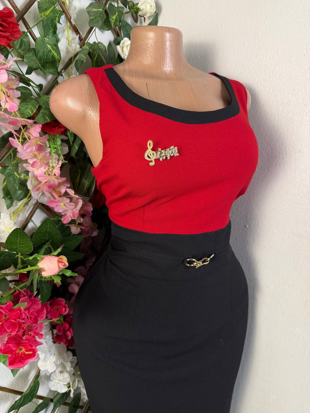 Robe moulante sans manches décollectée - Perluna Store