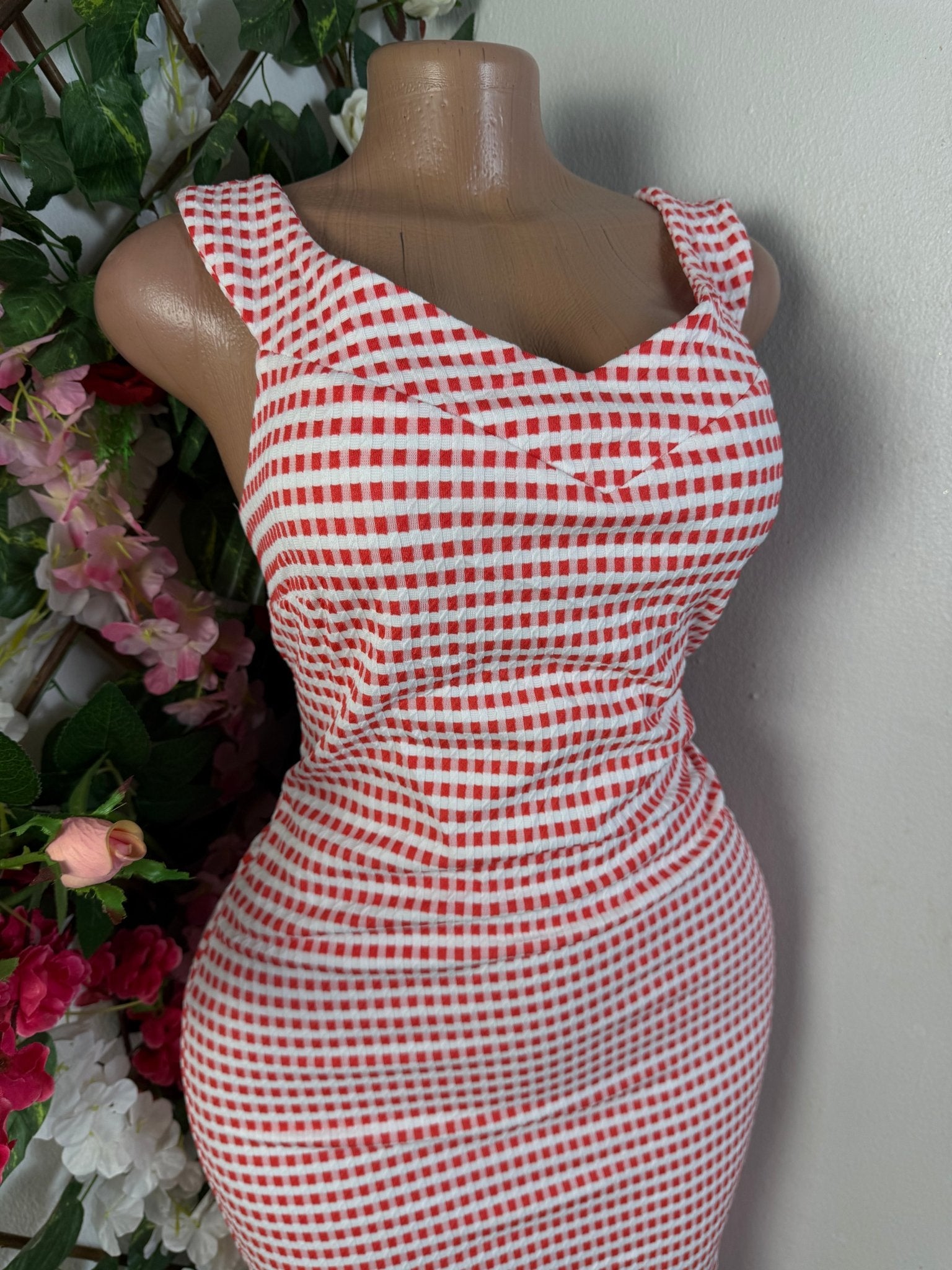 Robe moulante sans manches décollectée - Perluna Store