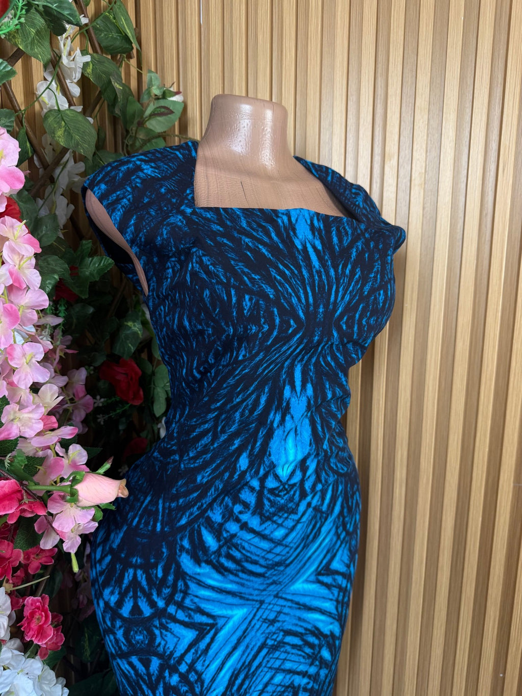 Robe moulante sans manches décolletée-M - Perluna Store