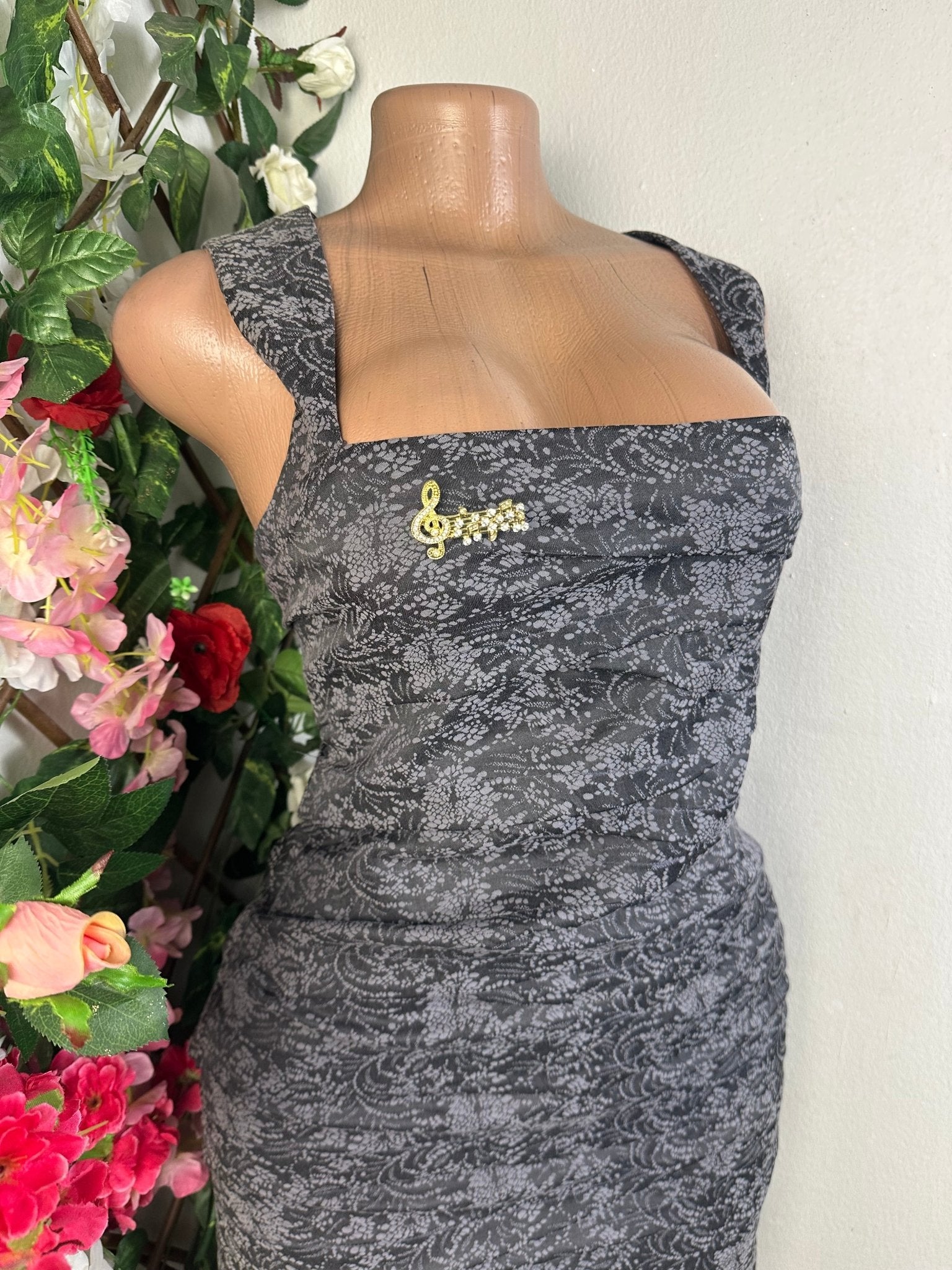 Robe moulante sans manches dénudée dos - nu - Perluna Store - kinshasa